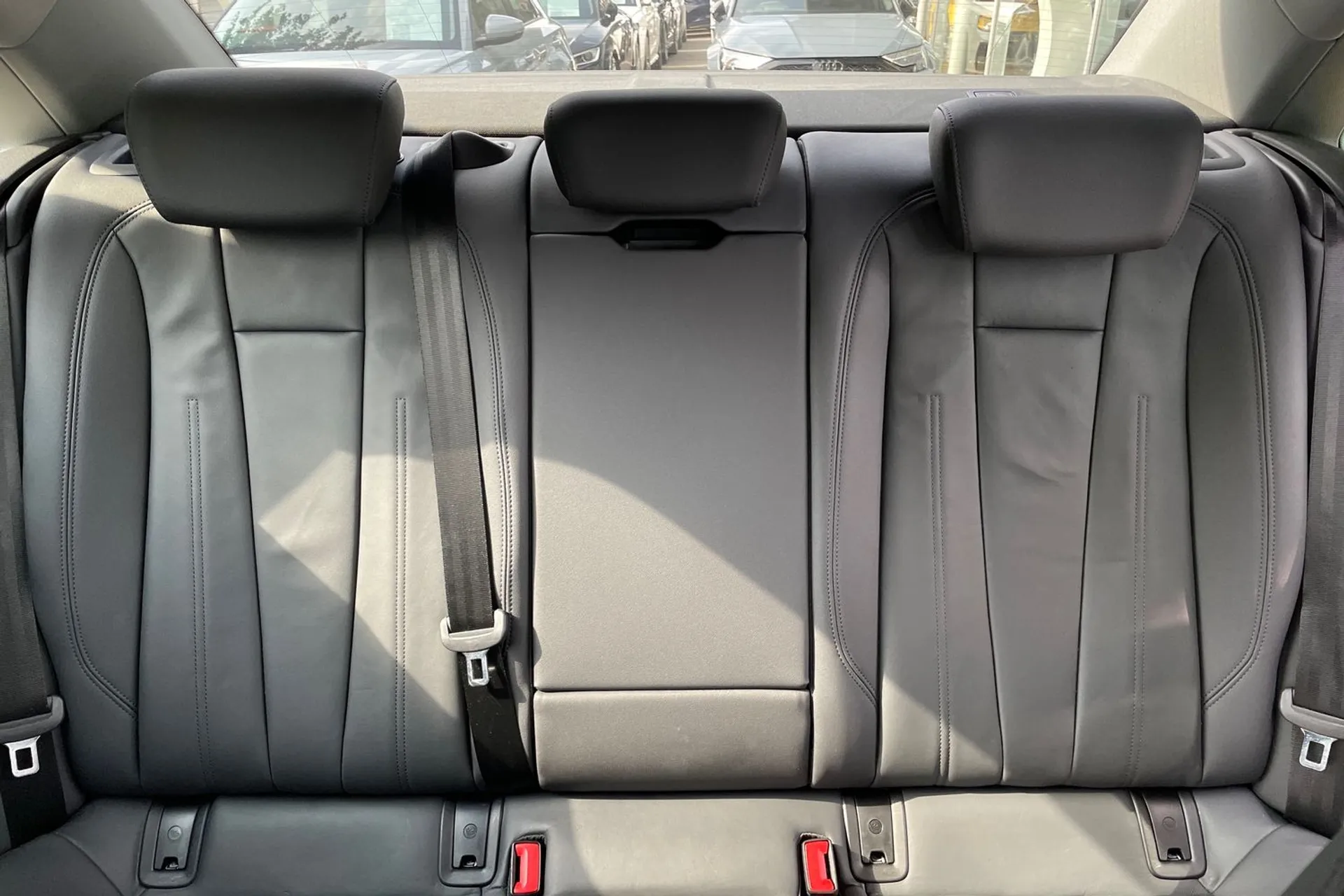 Audi A4 thumbnail image number 30