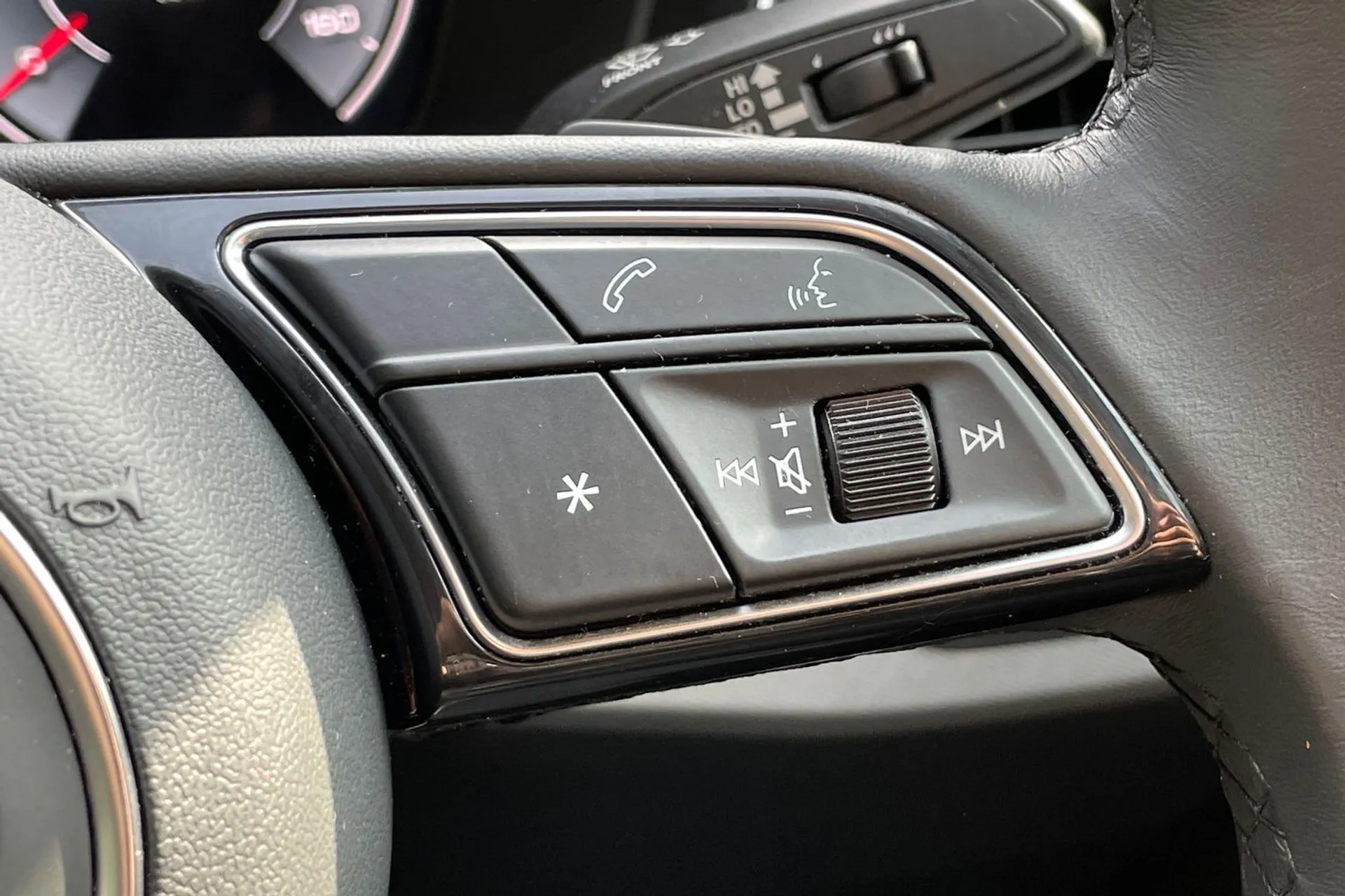 Audi A4 thumbnail image number 36