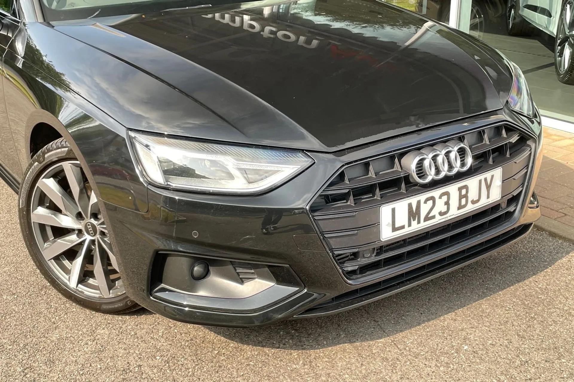 Audi A4 thumbnail image number 14
