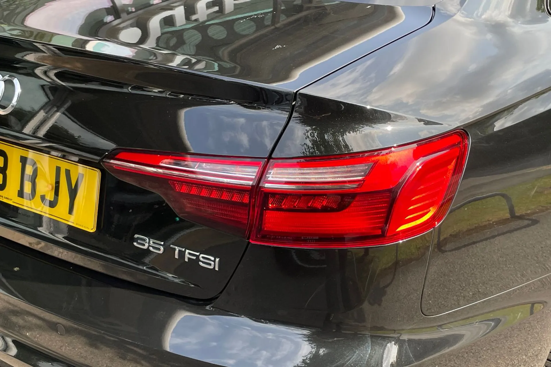 Audi A4 thumbnail image number 20