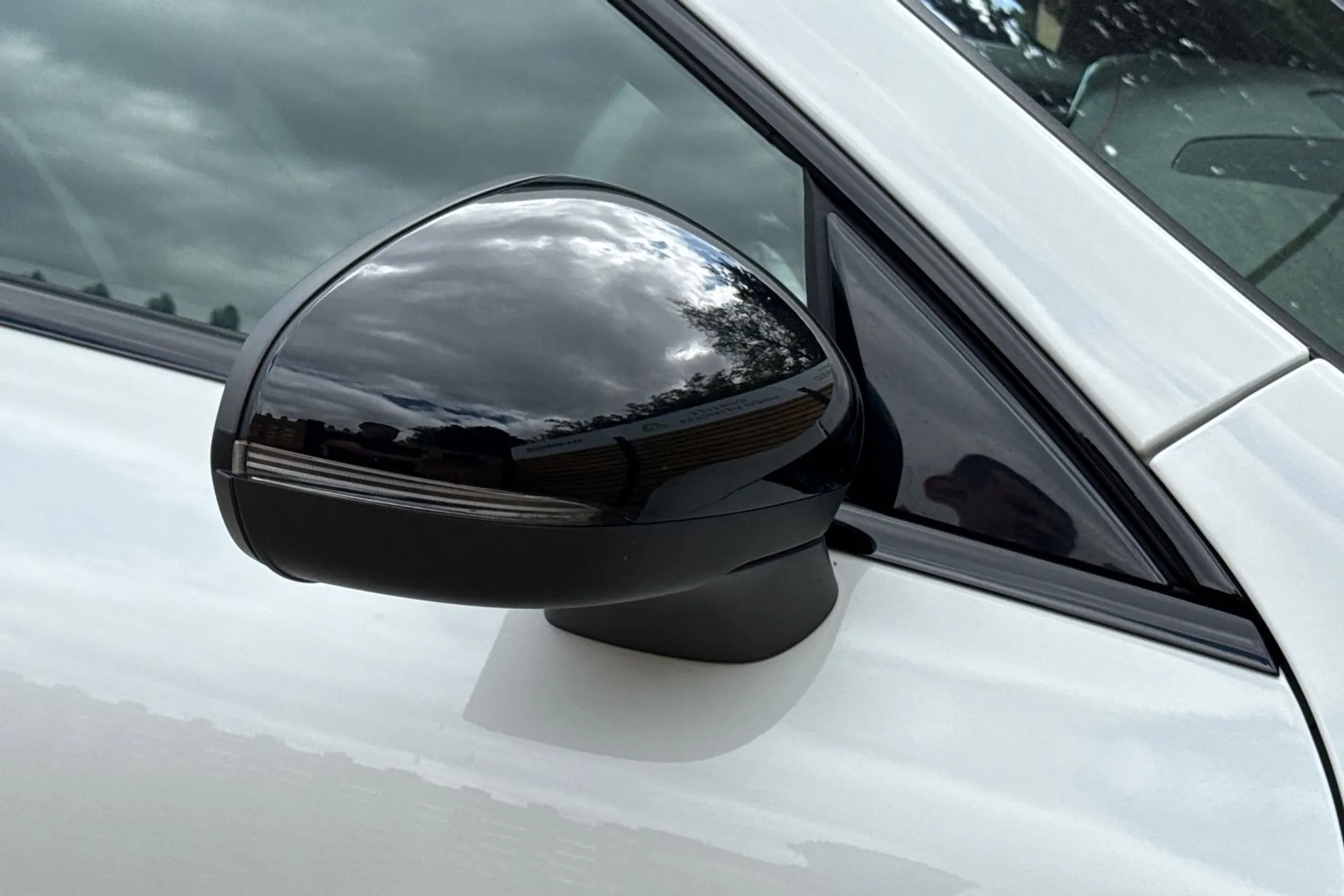 MERCEDES-BENZ CLA thumbnail image number 43