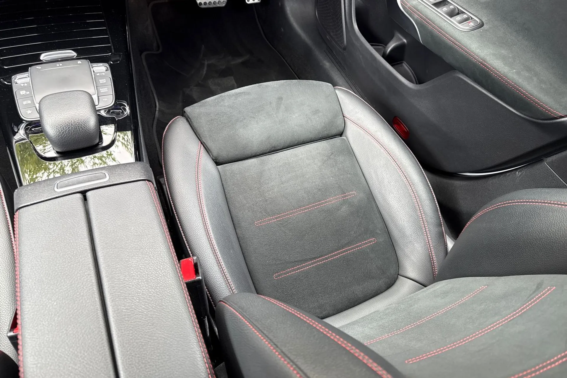 MERCEDES-BENZ CLA thumbnail image number 35