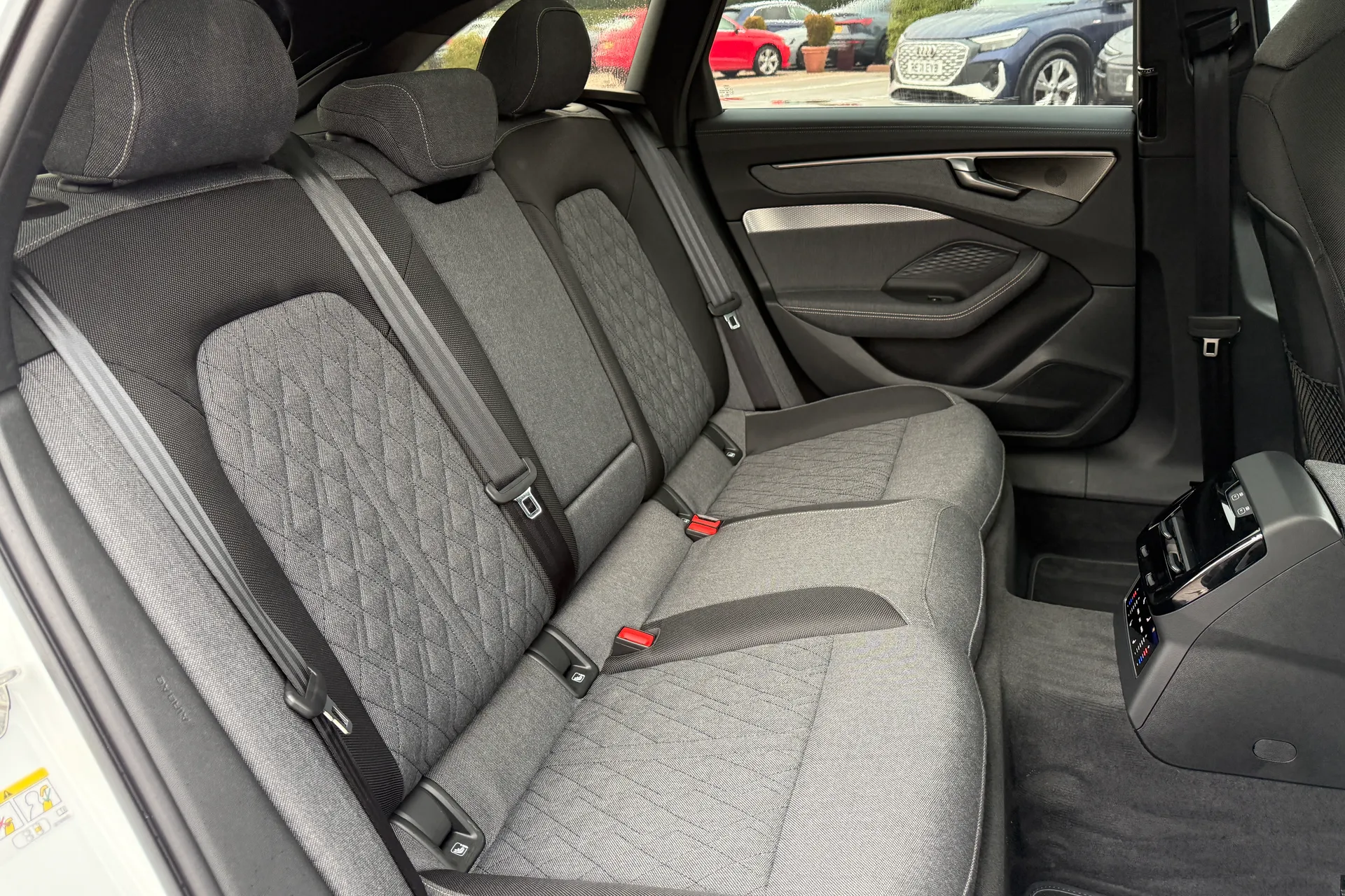 Audi A6 thumbnail image number 51