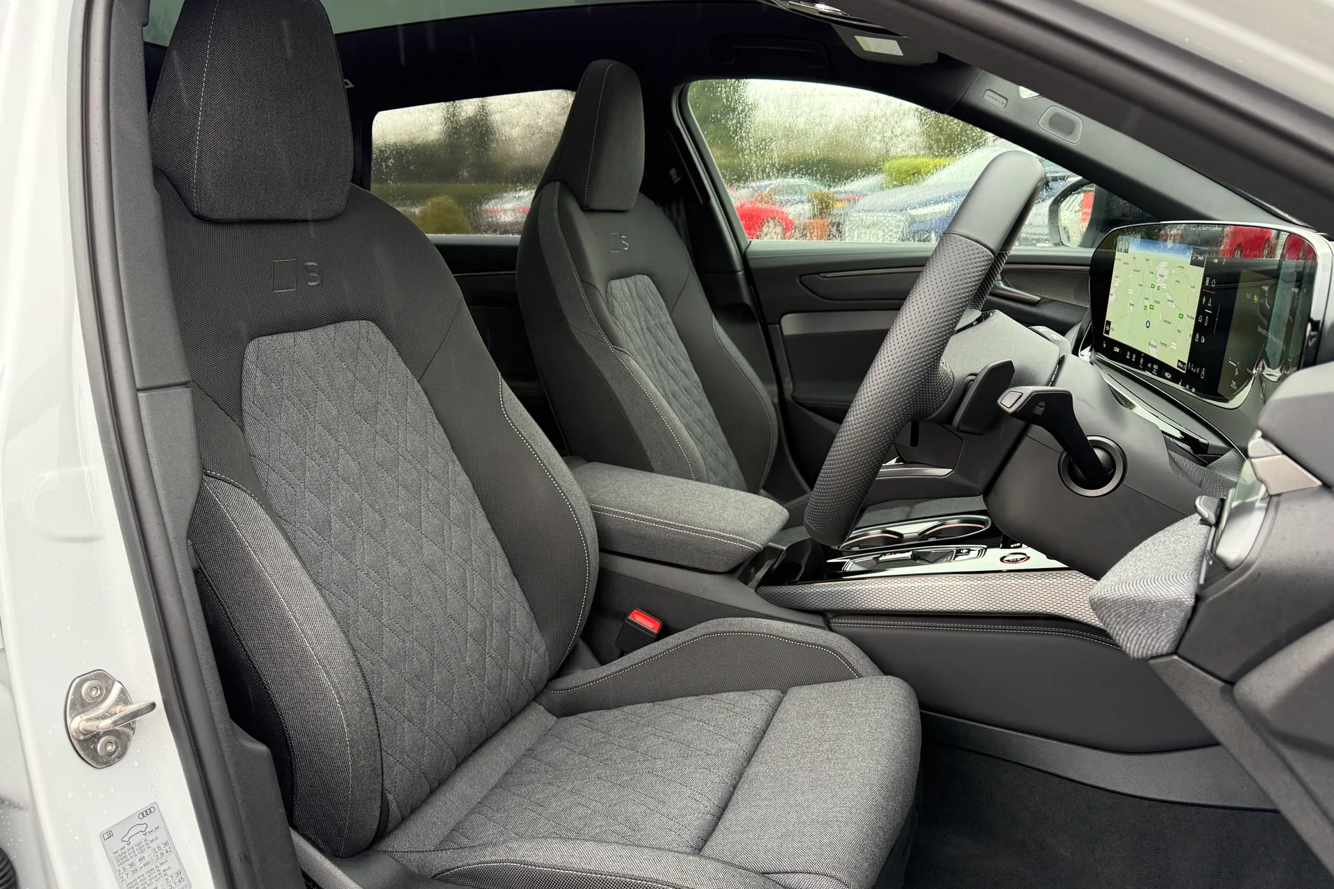 Audi A6 thumbnail image number 30