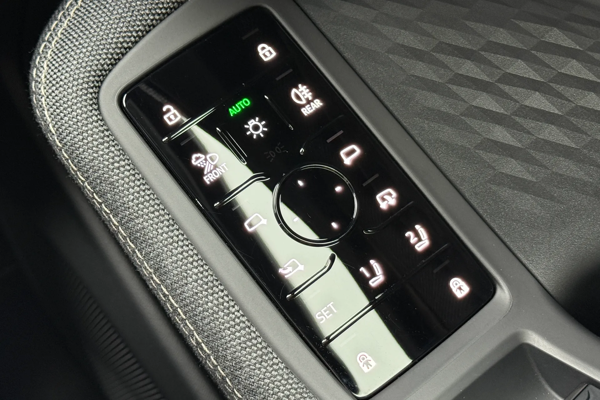 Audi A6 thumbnail image number 26