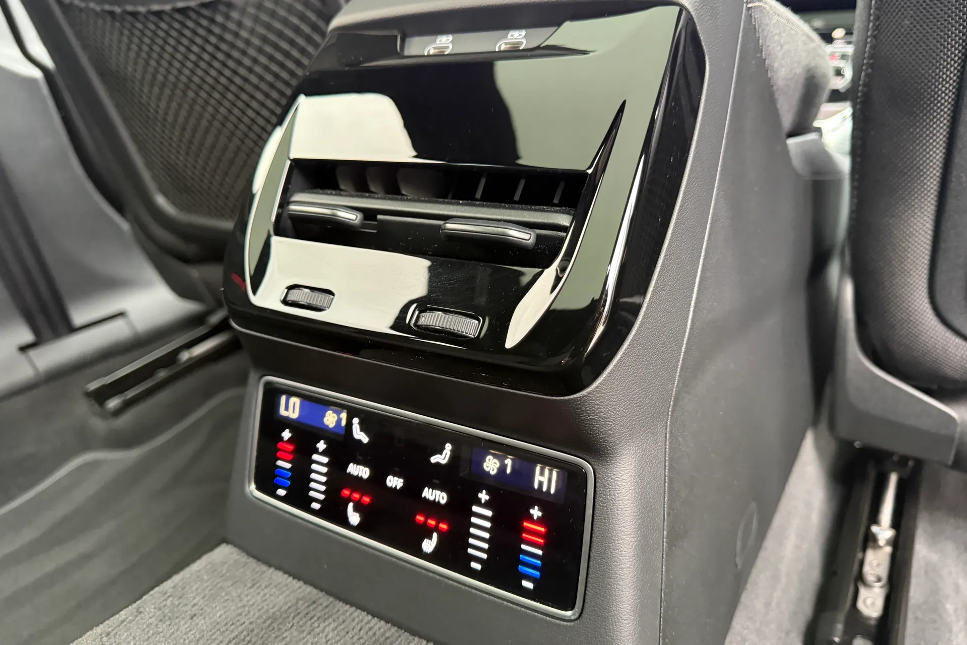 Audi A6 thumbnail image number 55