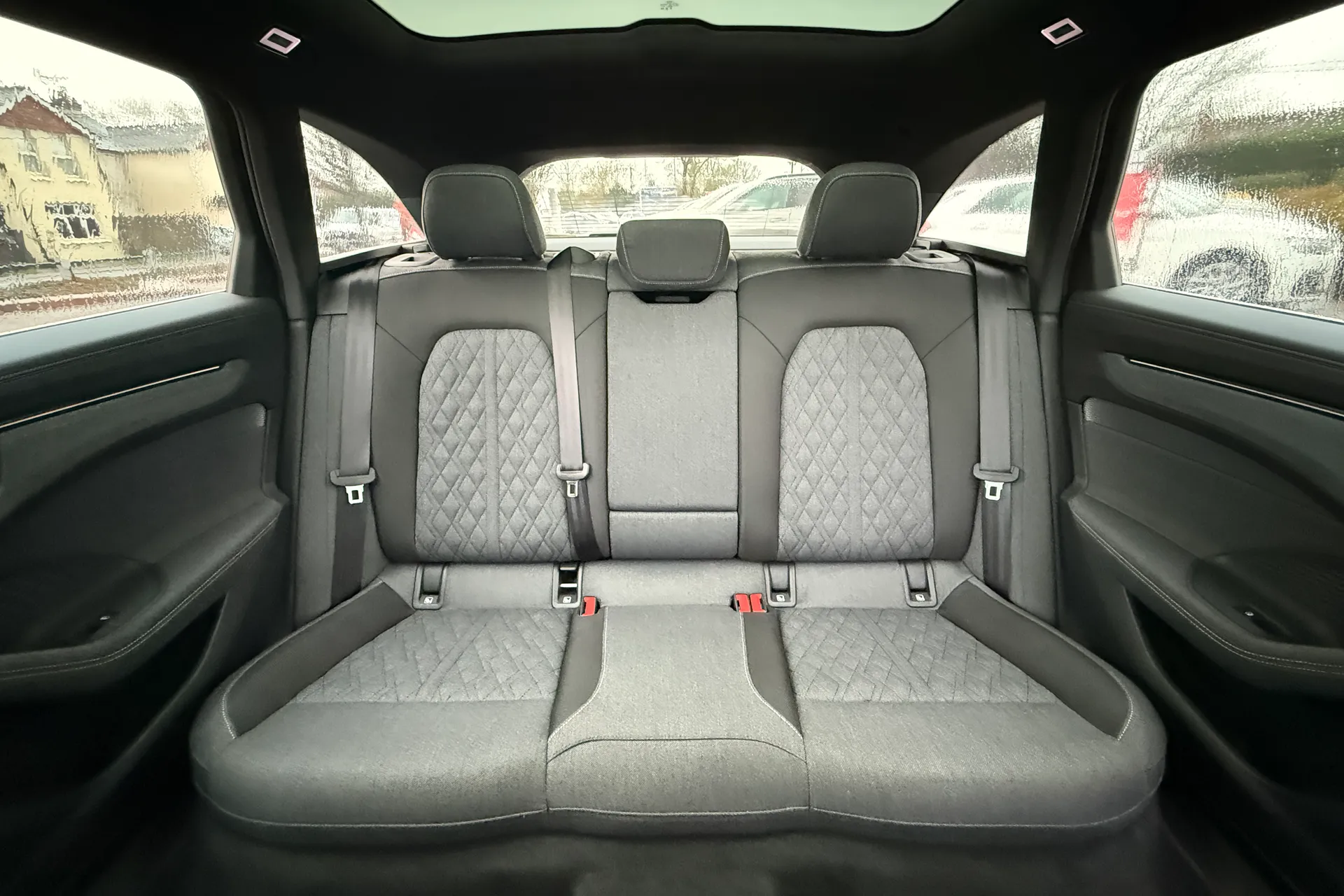 Audi A6 thumbnail image number 44