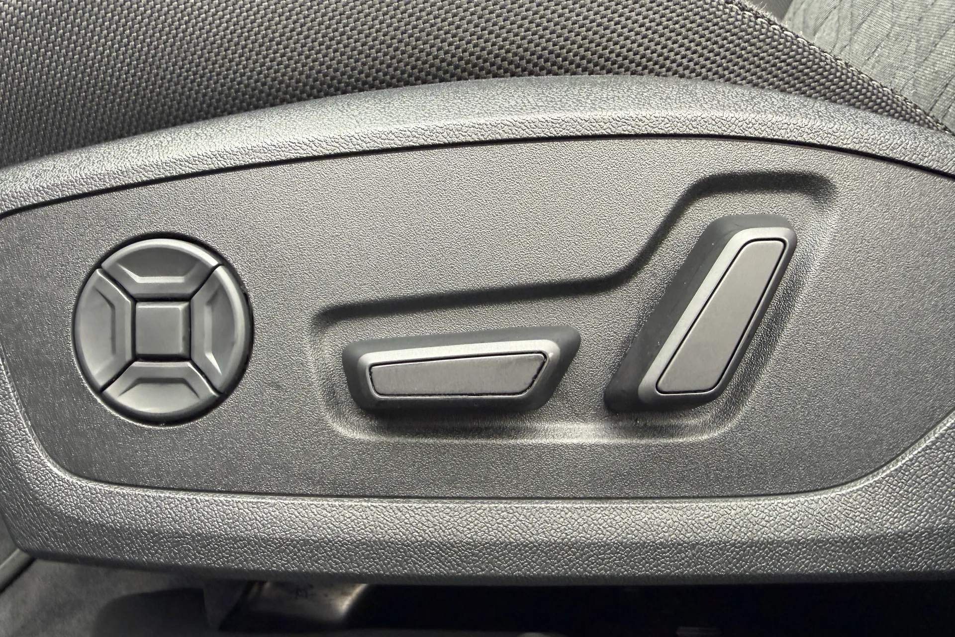 Audi A6 thumbnail image number 19