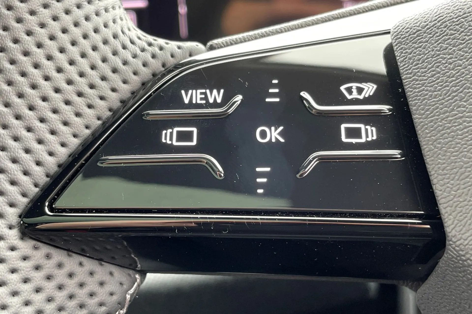 Audi A6 thumbnail image number 26