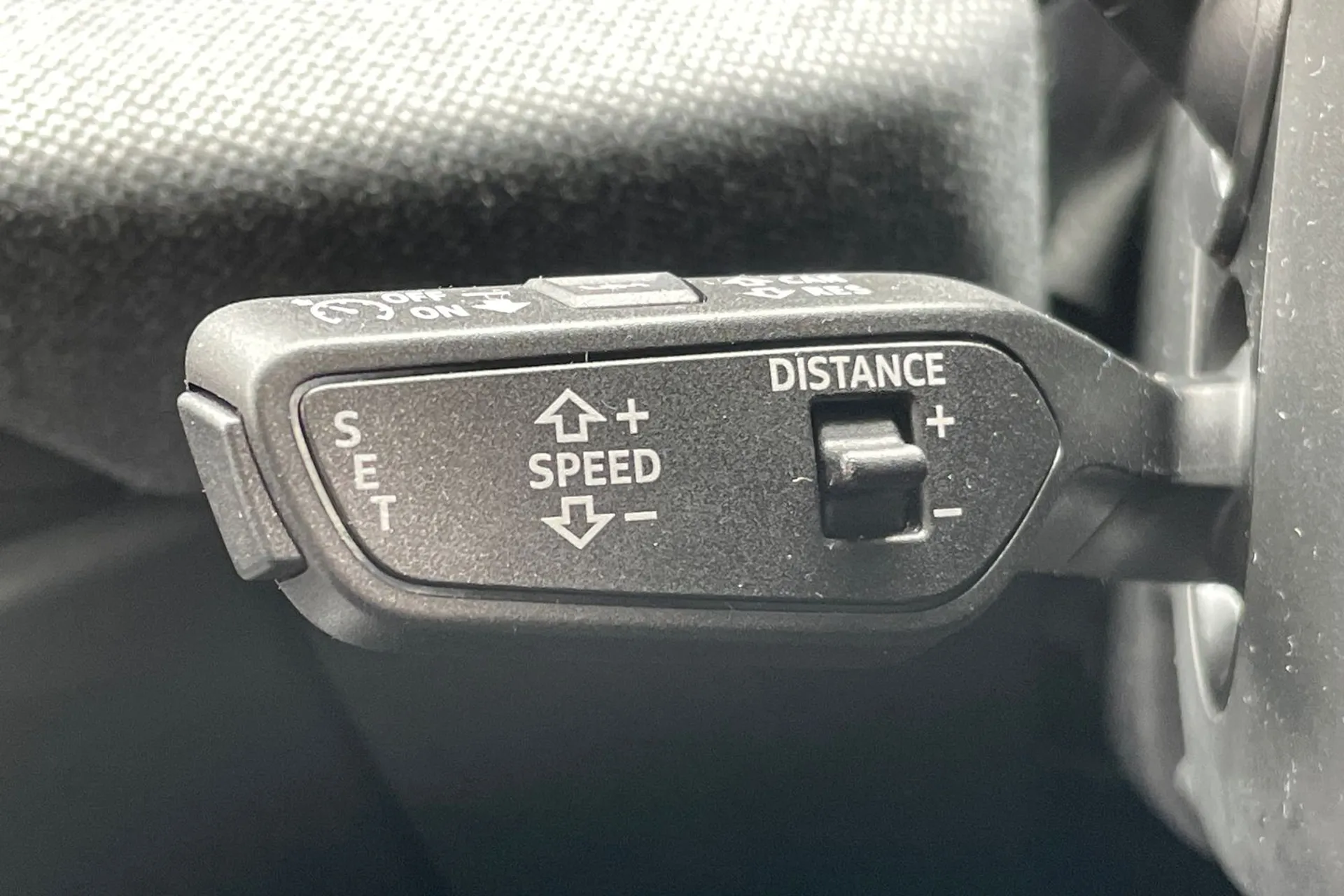Audi A6 thumbnail image number 25