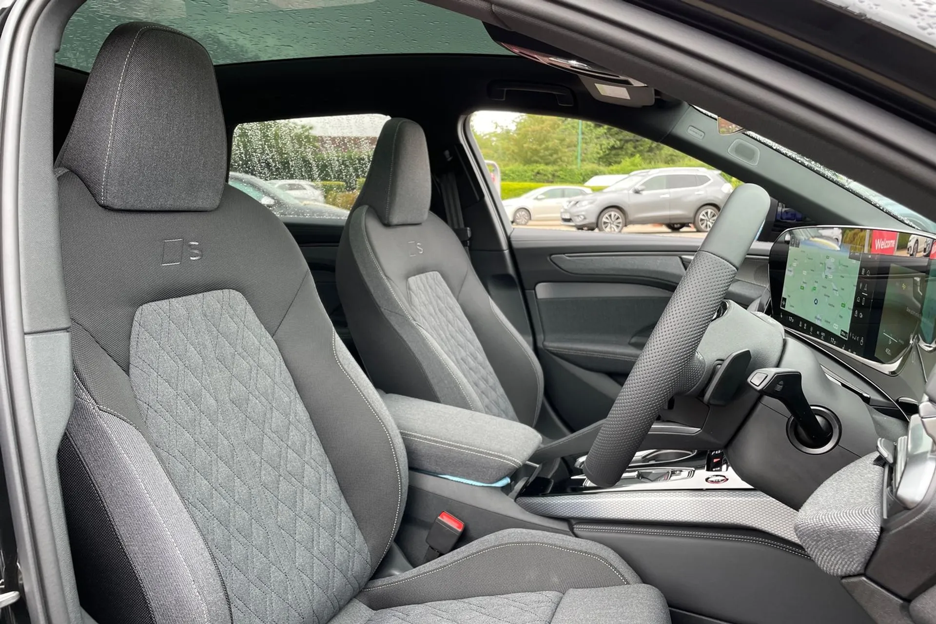 Audi A6 thumbnail image number 32