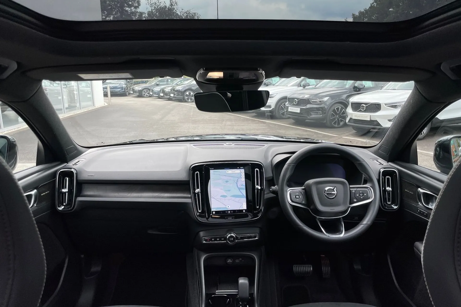 Volvo XC40 thumbnail image number 3