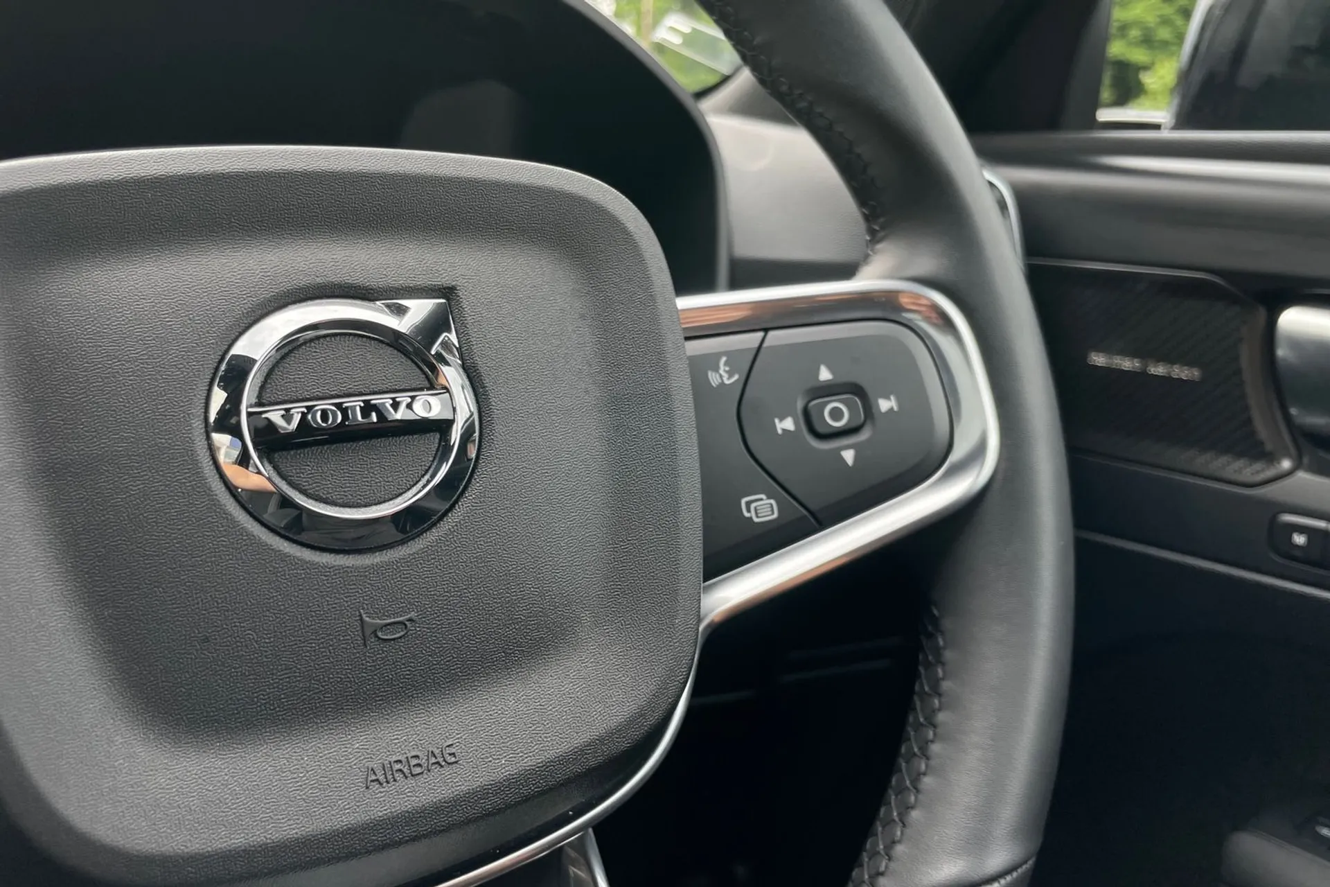 Volvo XC40 thumbnail image number 36