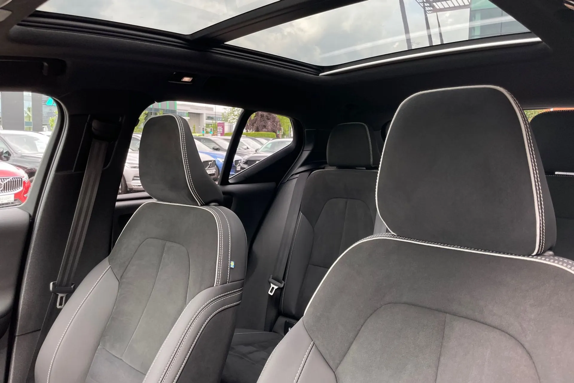 Volvo XC40 thumbnail image number 28