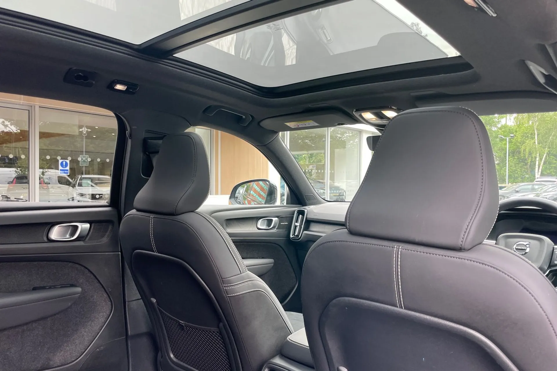 Volvo XC40 thumbnail image number 23