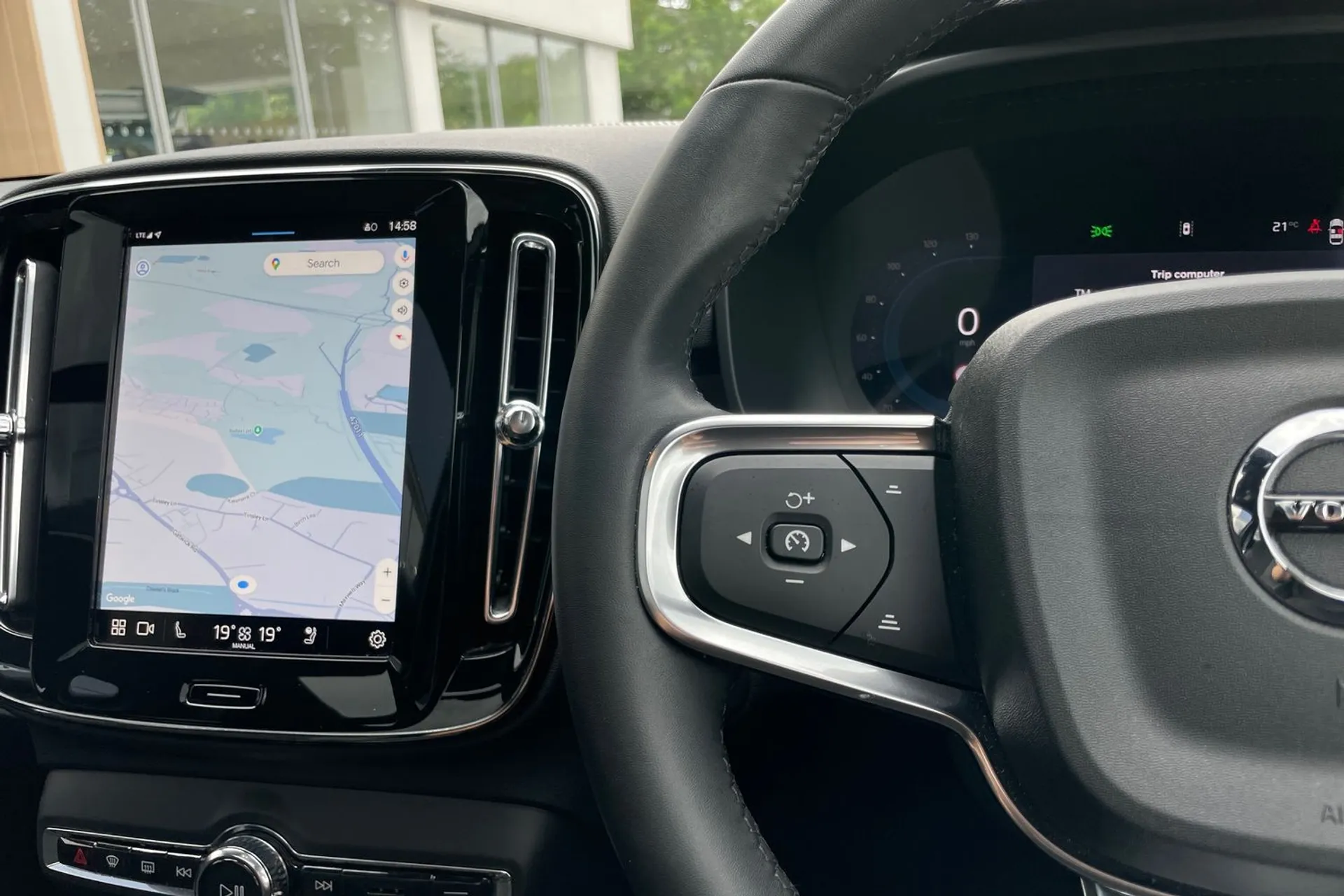 Volvo XC40 thumbnail image number 35