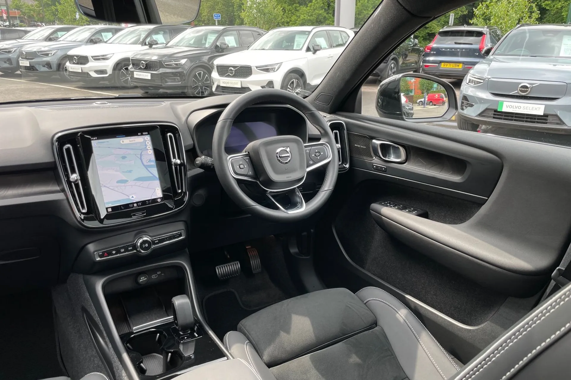 Volvo XC40 thumbnail image number 32