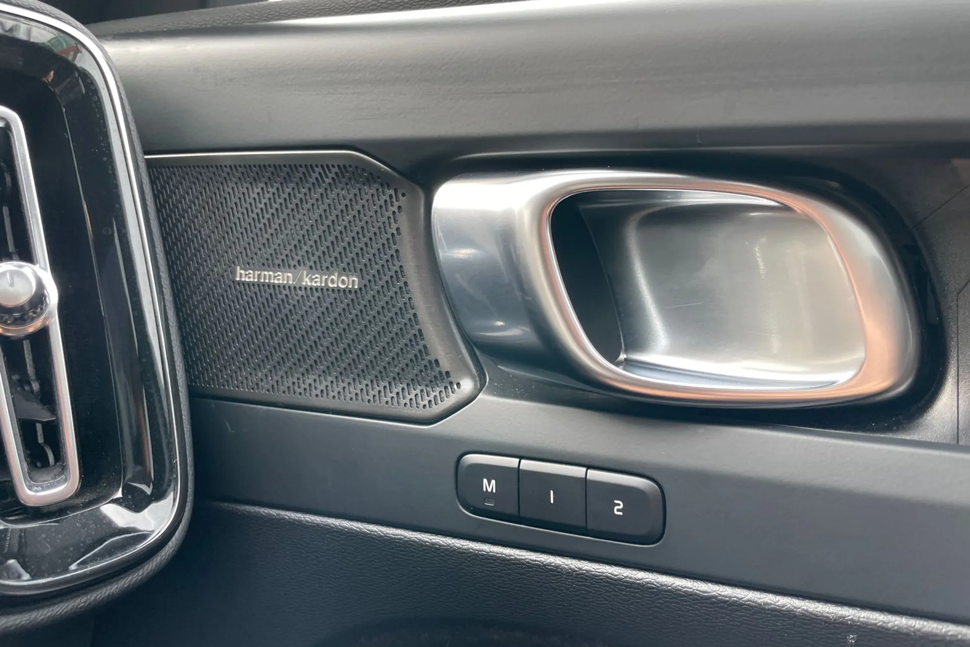 Volvo XC40 thumbnail image number 43