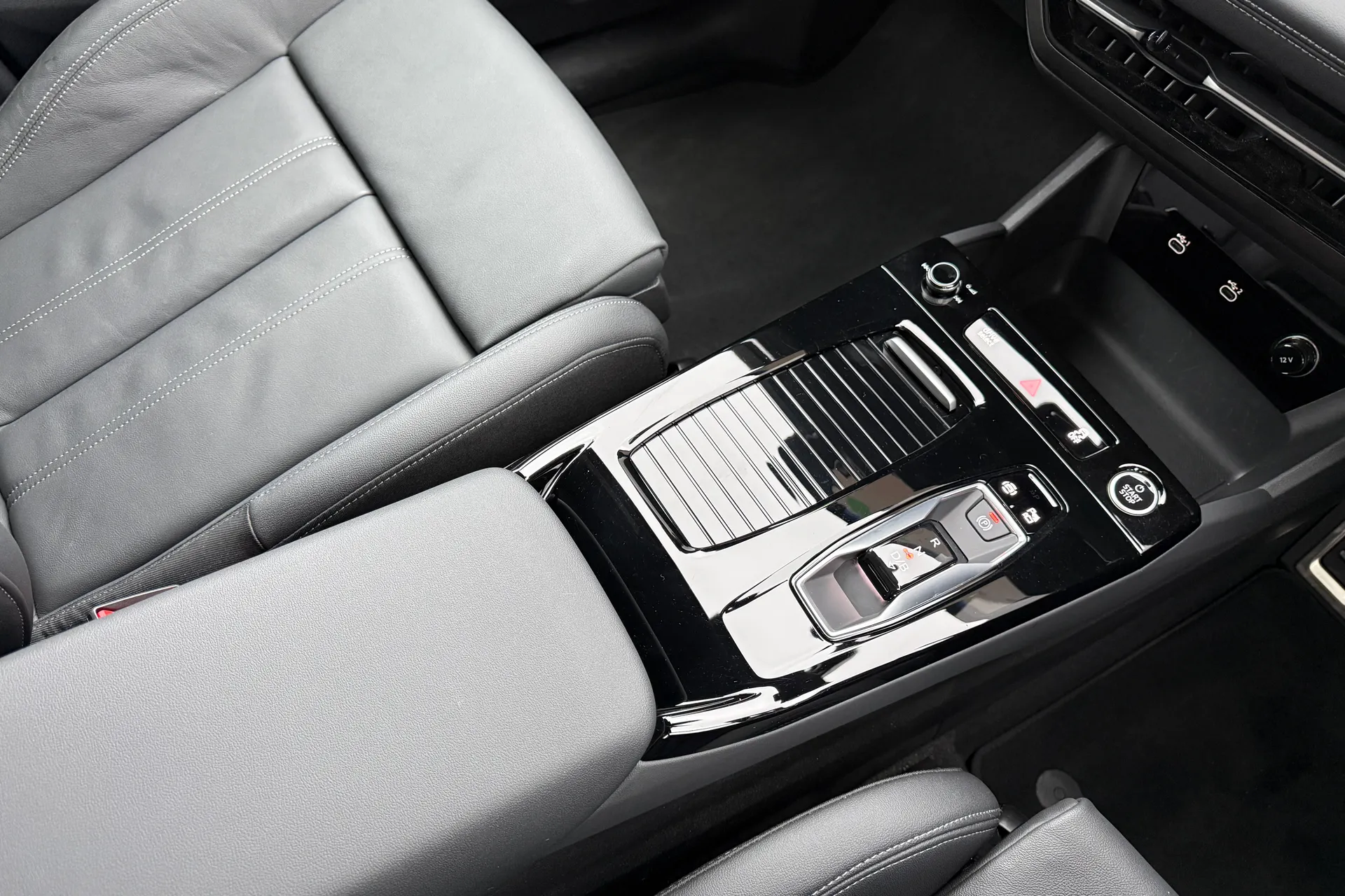 Audi Q6 thumbnail image number 39