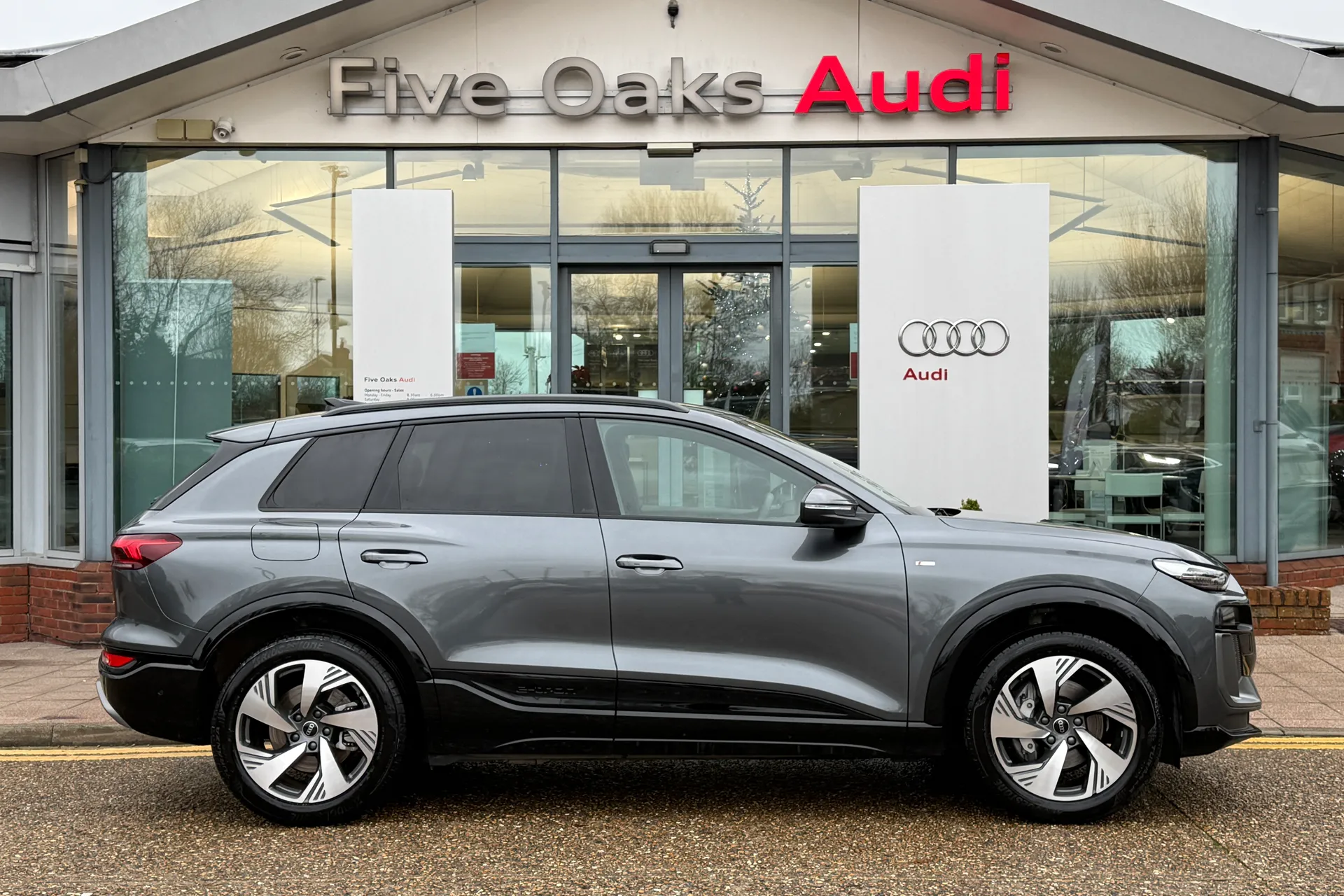 Audi Q6 thumbnail image number 2