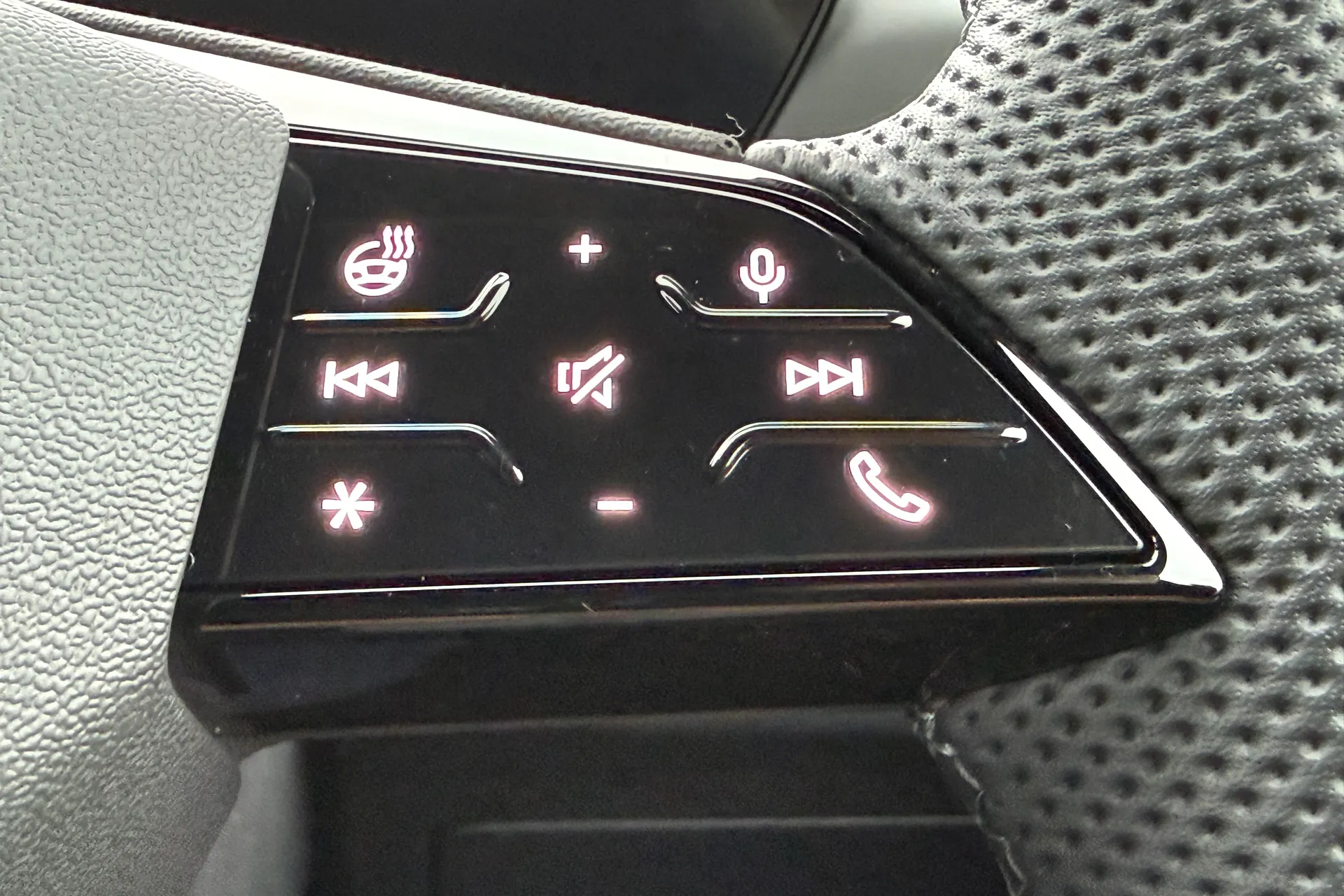 Audi Q6 thumbnail image number 20