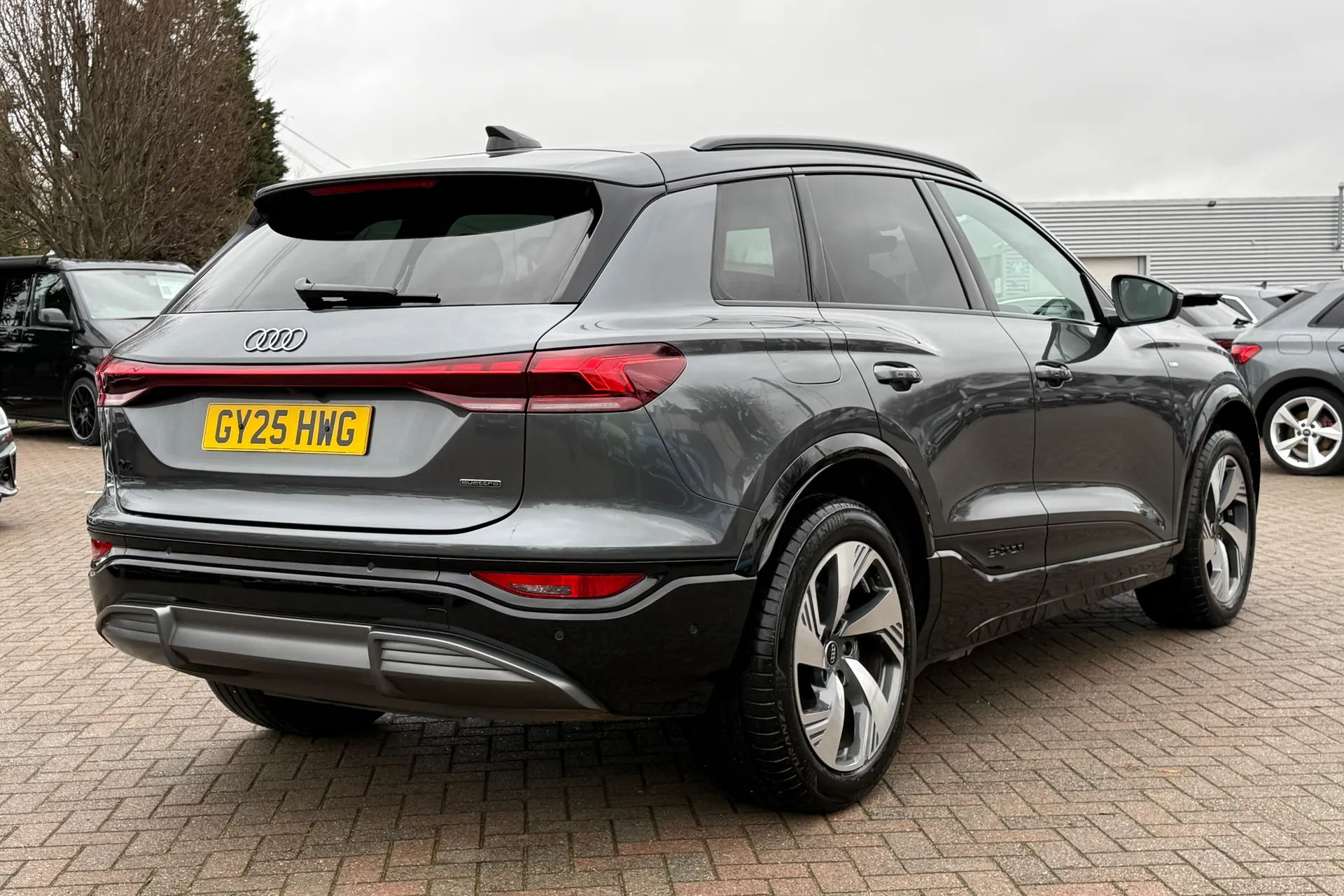 Audi Q6 thumbnail image number 30