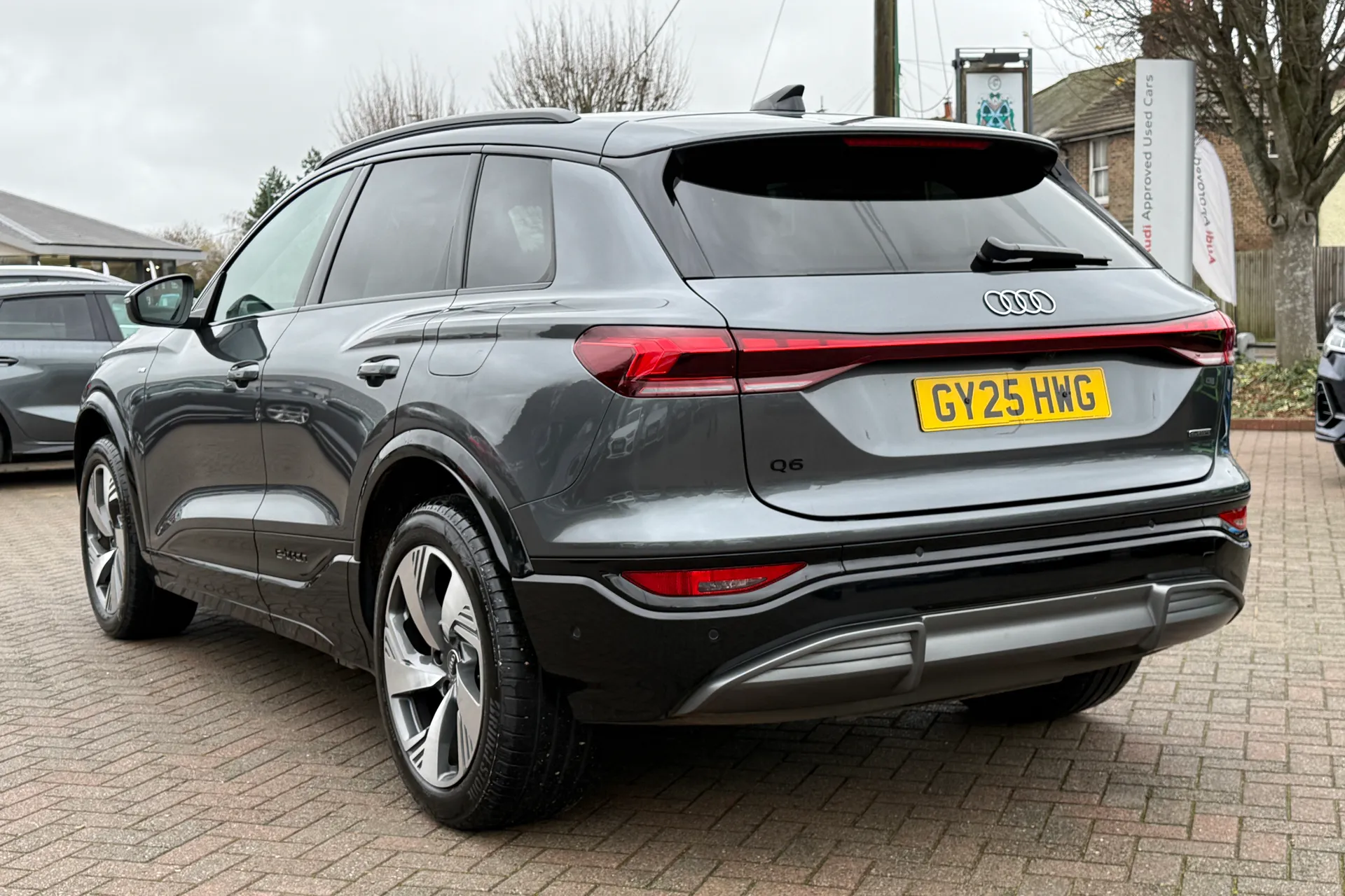 Audi Q6 thumbnail image number 32