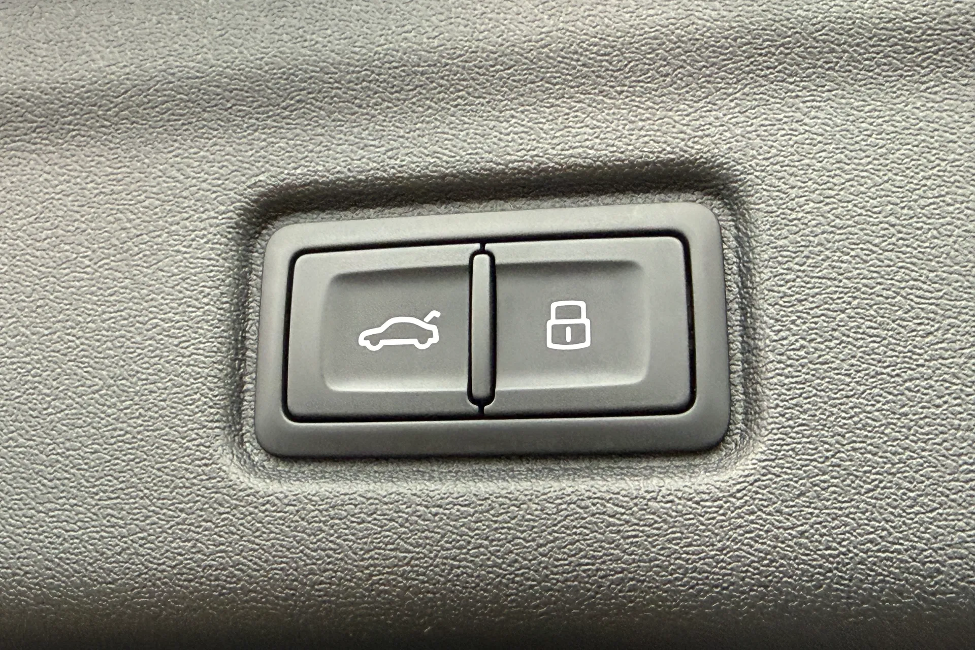 Audi Q6 thumbnail image number 36