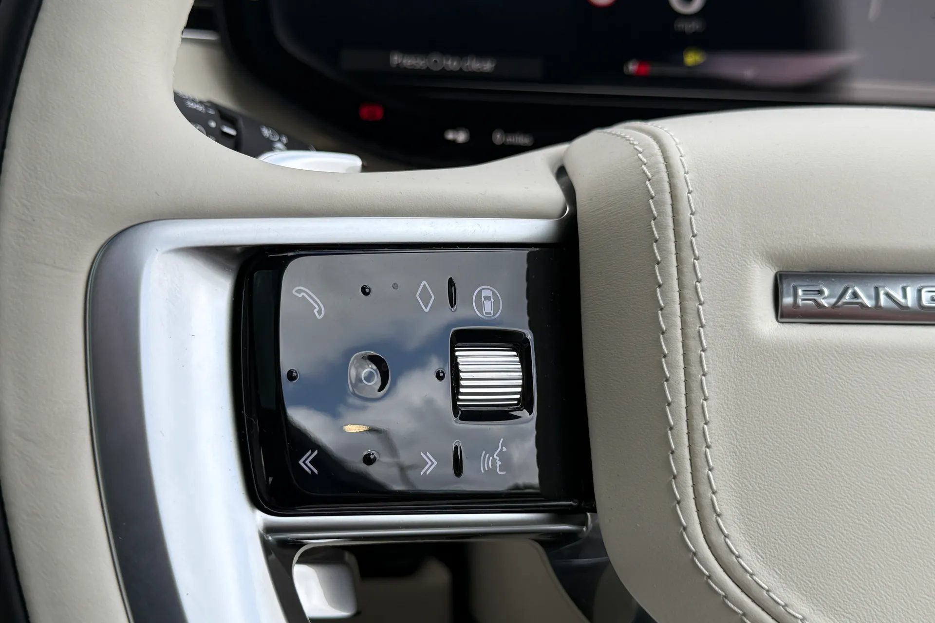 LAND ROVER RANGE ROVER thumbnail image number 35