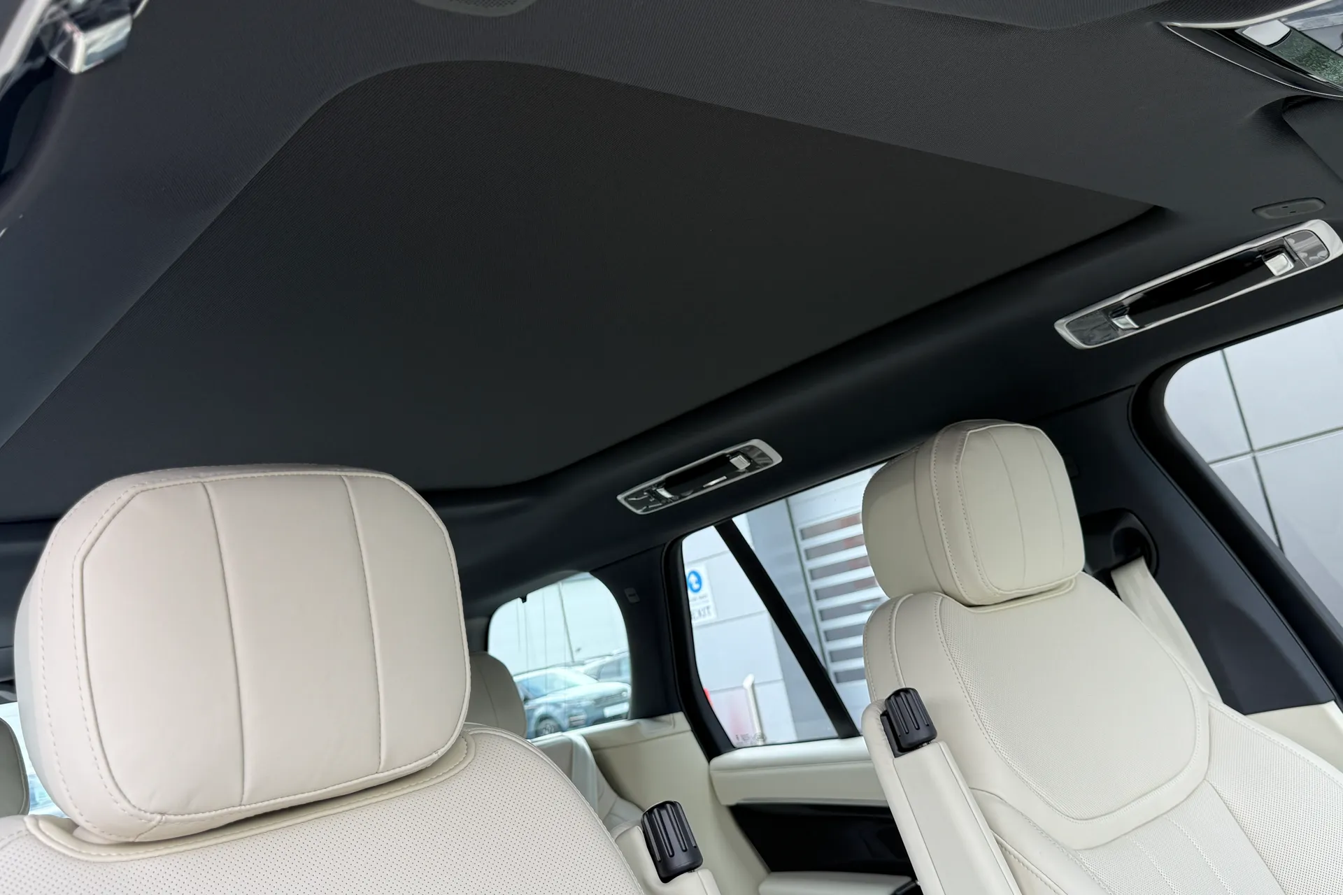 LAND ROVER RANGE ROVER thumbnail image number 12
