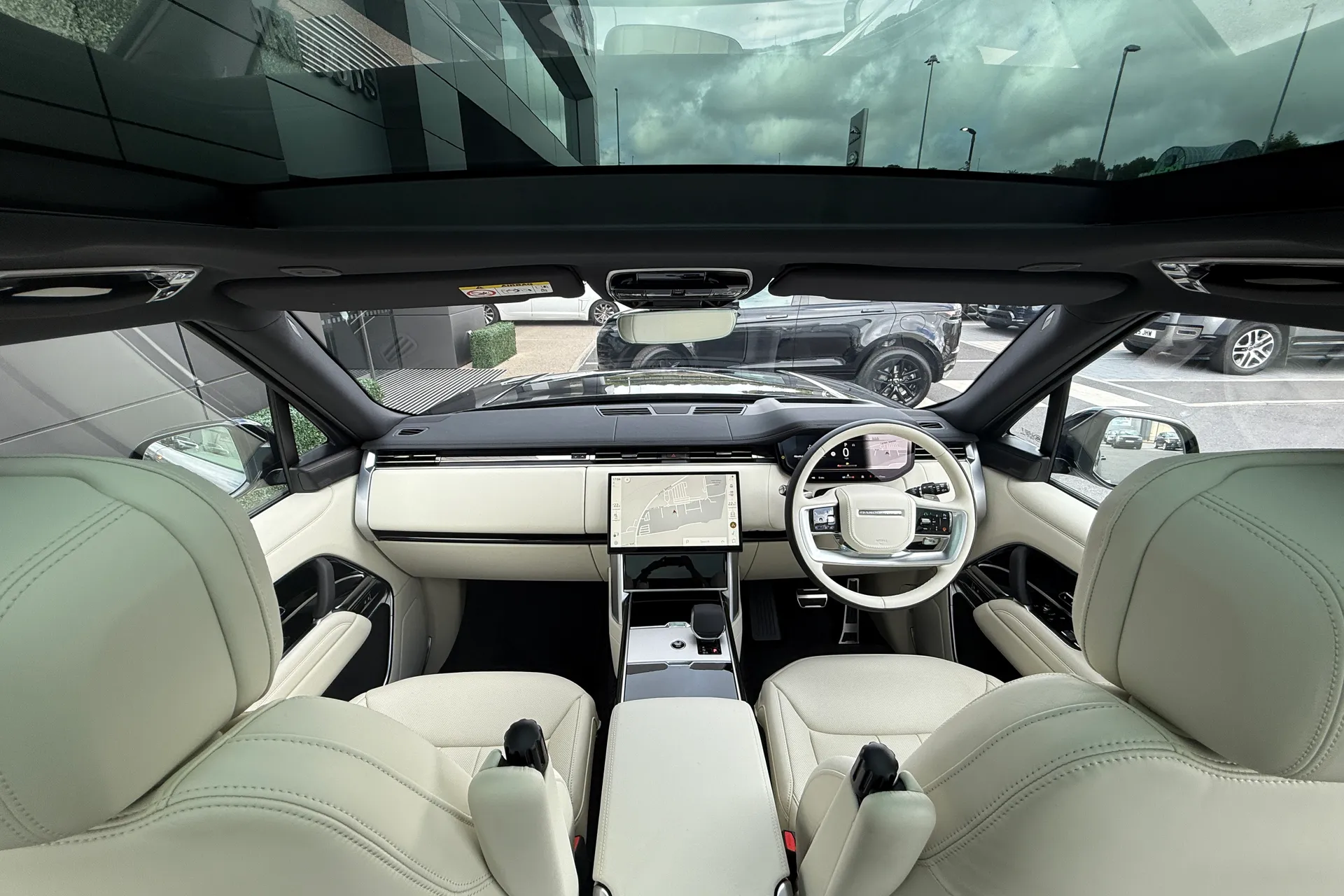 LAND ROVER RANGE ROVER thumbnail image number 3