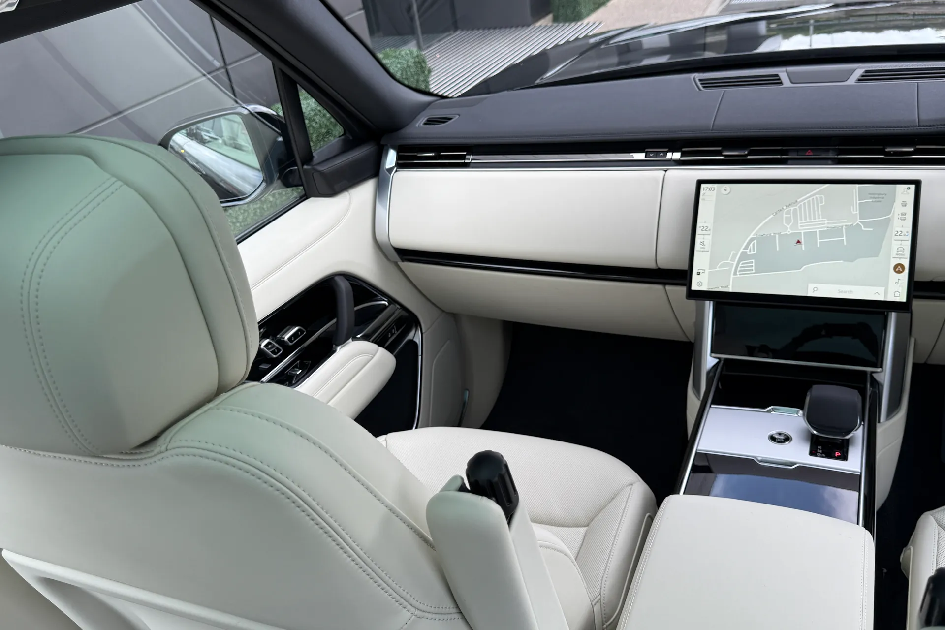 LAND ROVER RANGE ROVER thumbnail image number 54
