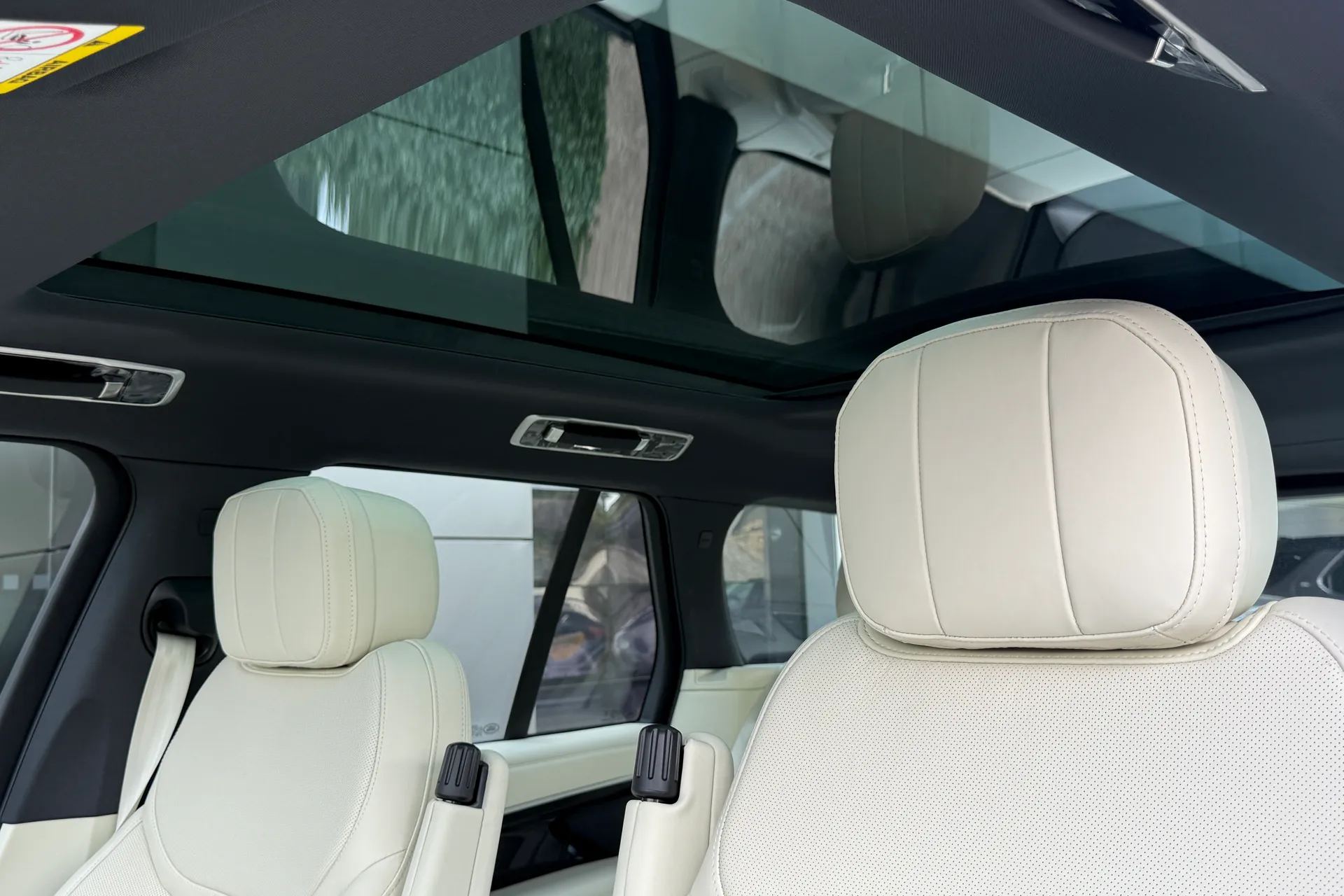 LAND ROVER RANGE ROVER thumbnail image number 52