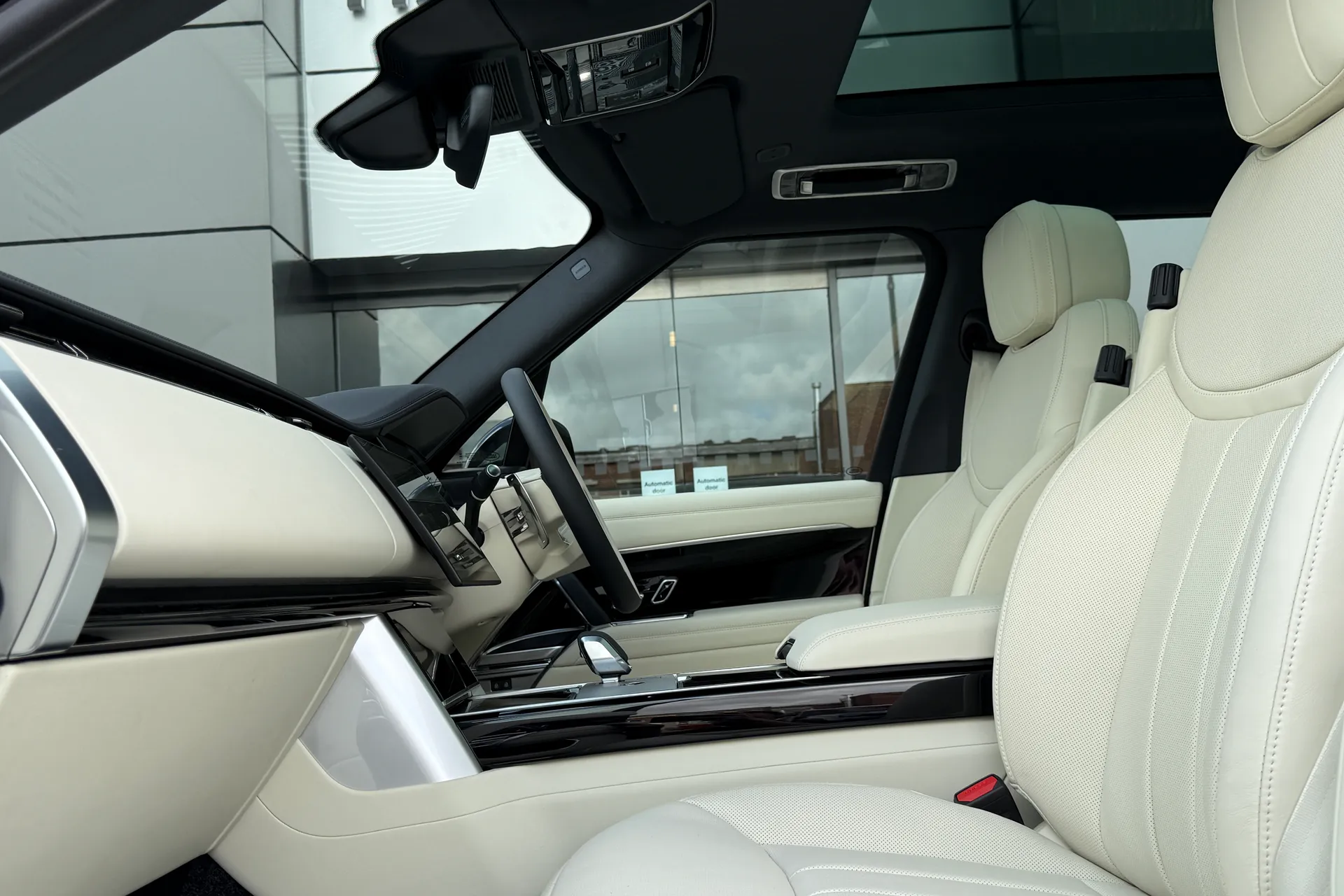 LAND ROVER RANGE ROVER thumbnail image number 51