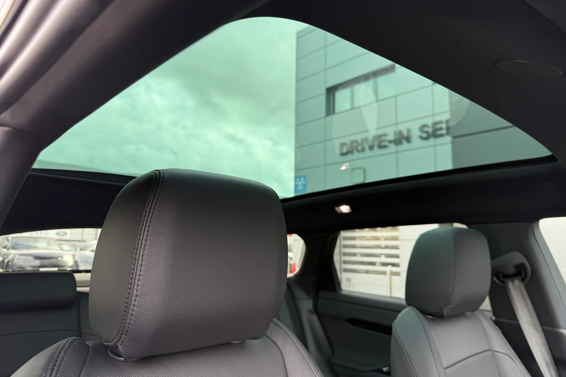 LAND ROVER RANGE ROVER EVOQUE thumbnail image number 9