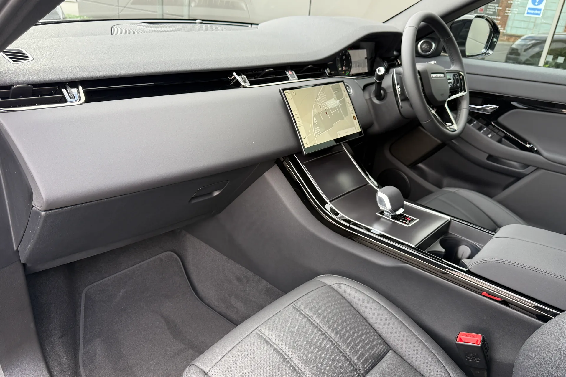LAND ROVER RANGE ROVER EVOQUE thumbnail image number 38