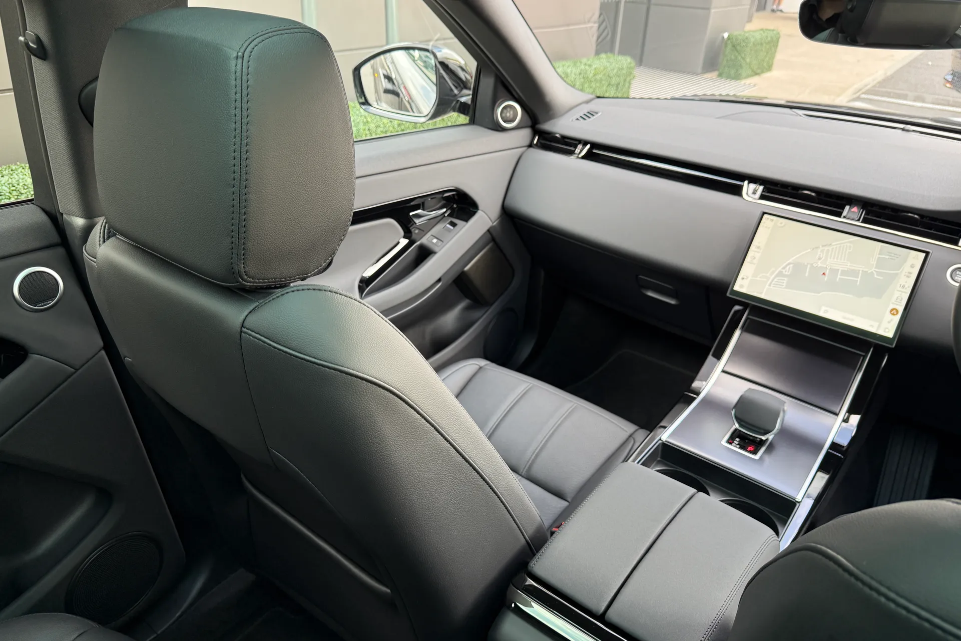 LAND ROVER RANGE ROVER EVOQUE thumbnail image number 48