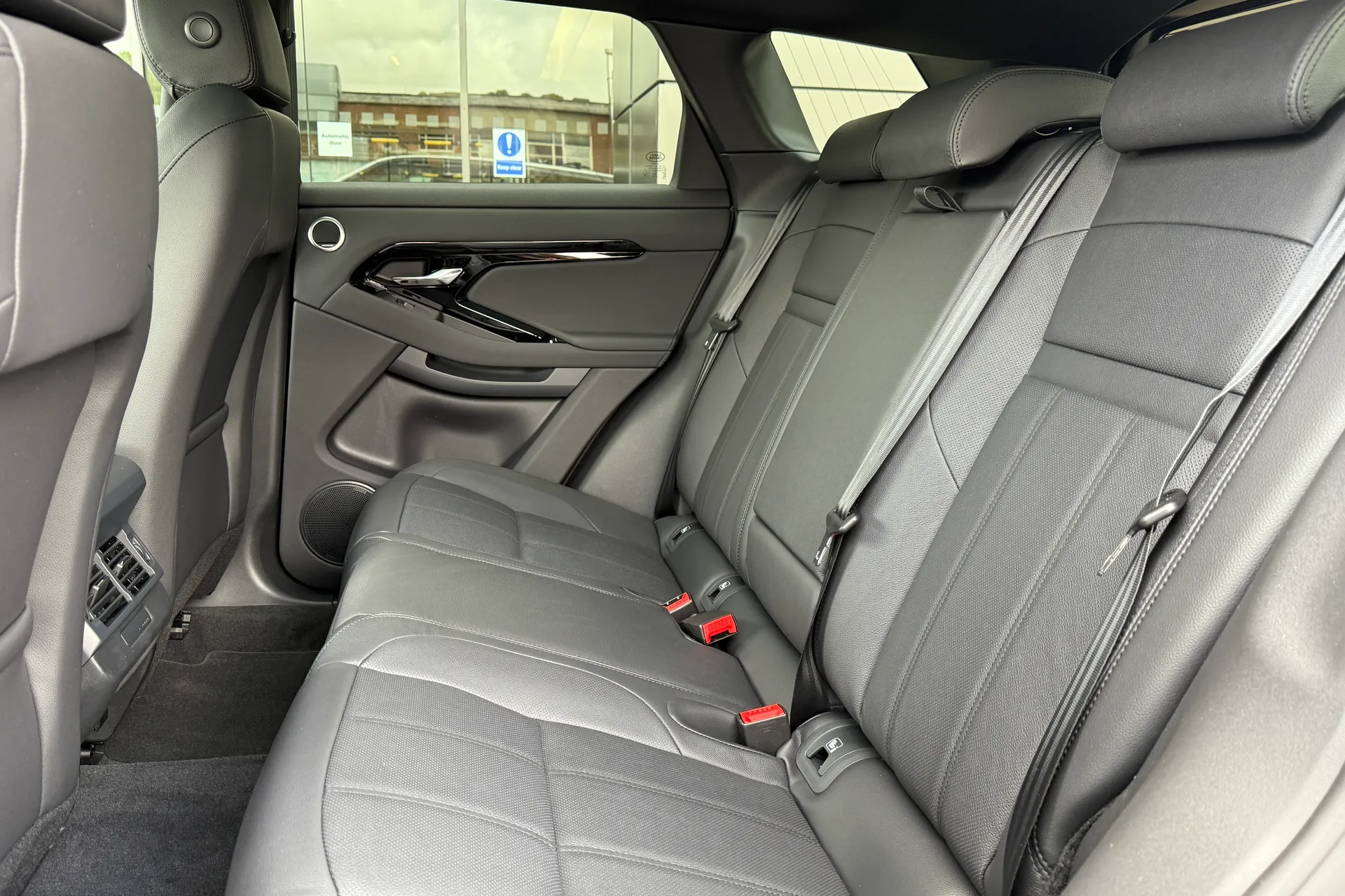 LAND ROVER RANGE ROVER EVOQUE thumbnail image number 36
