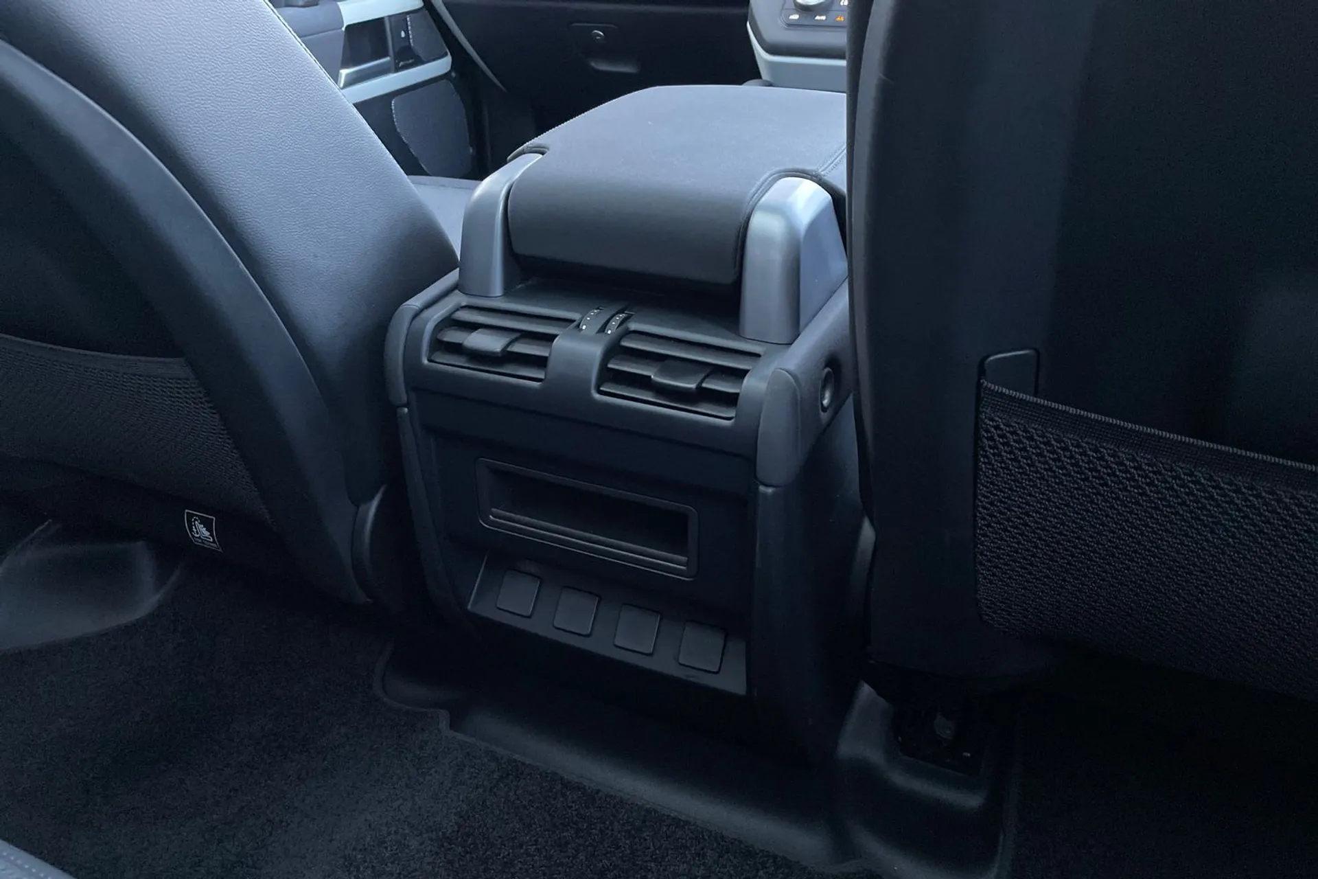 LAND ROVER DEFENDER thumbnail image number 45