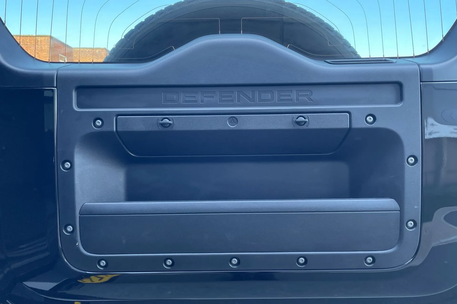 LAND ROVER DEFENDER thumbnail image number 28