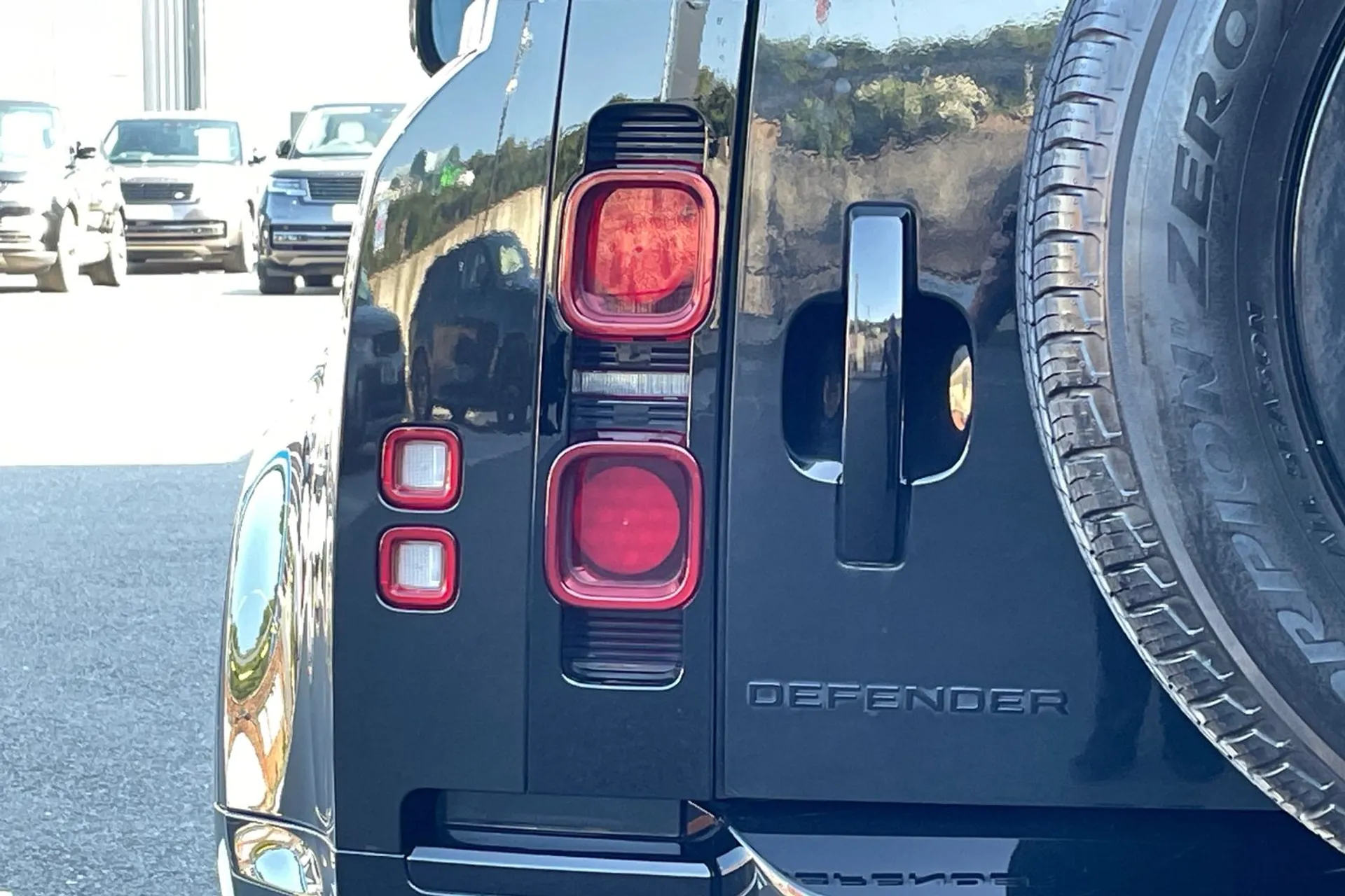 LAND ROVER DEFENDER thumbnail image number 27