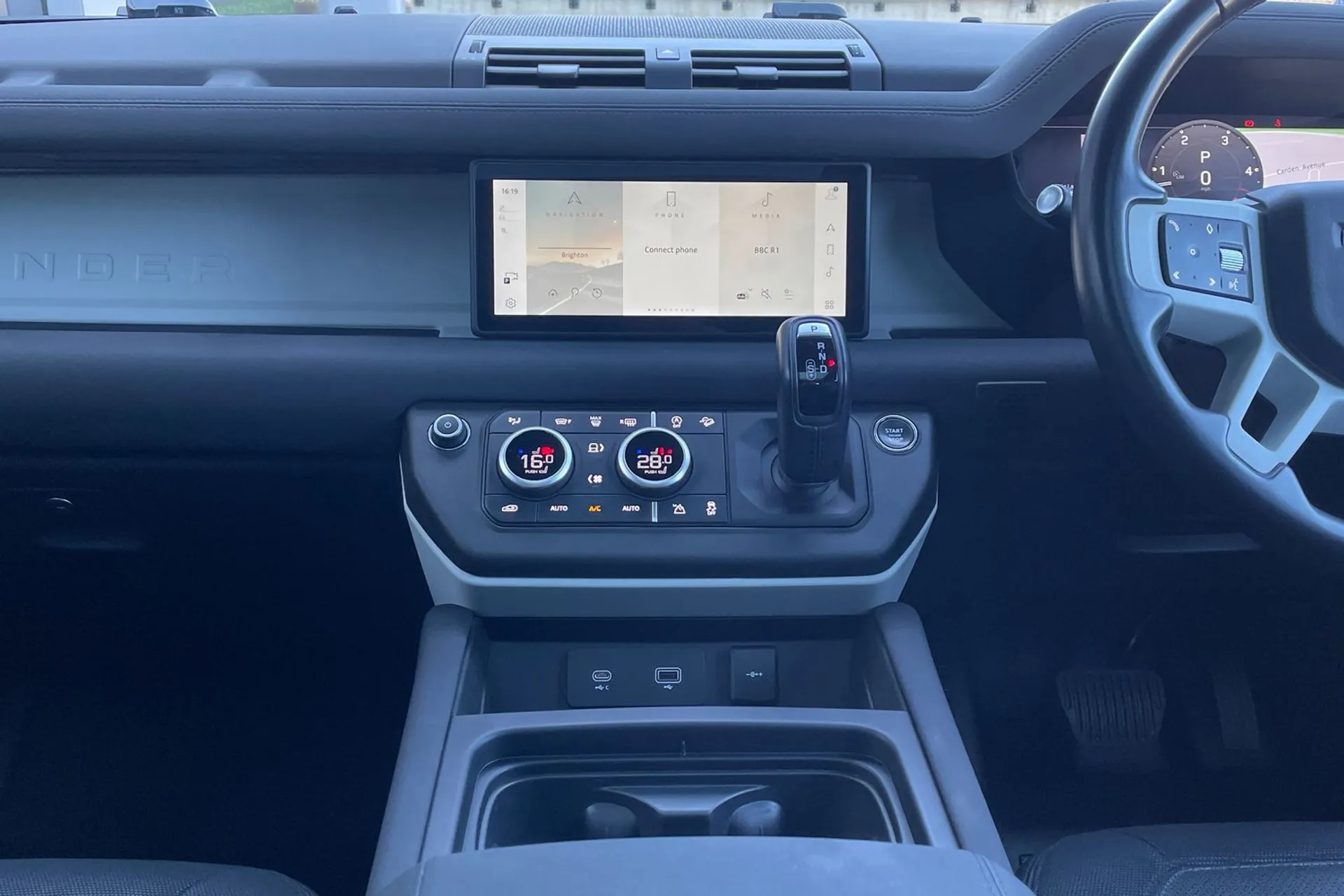 LAND ROVER DEFENDER thumbnail image number 51