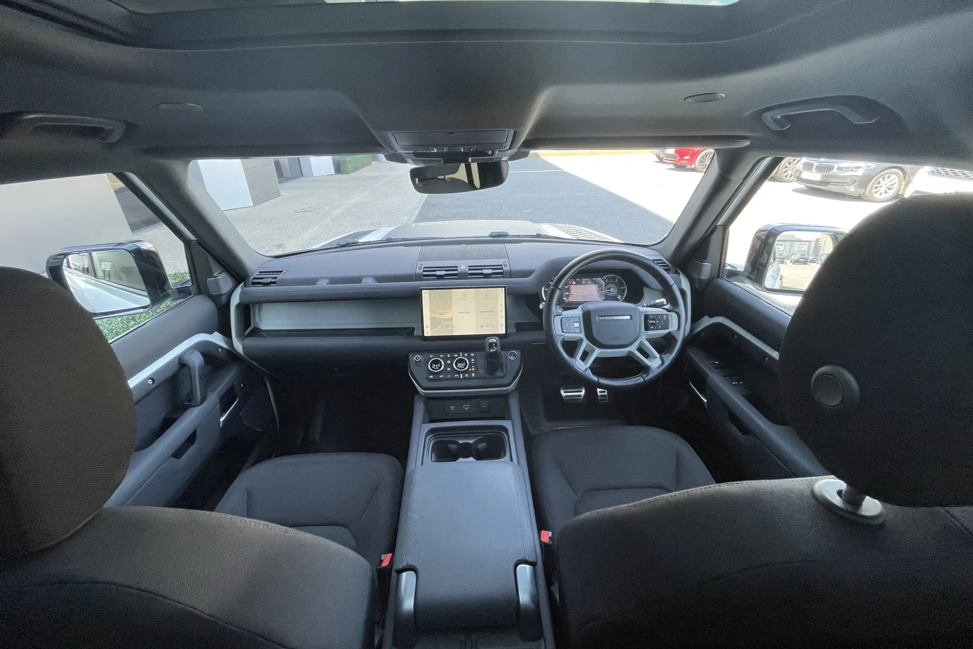 LAND ROVER DEFENDER thumbnail image number 3