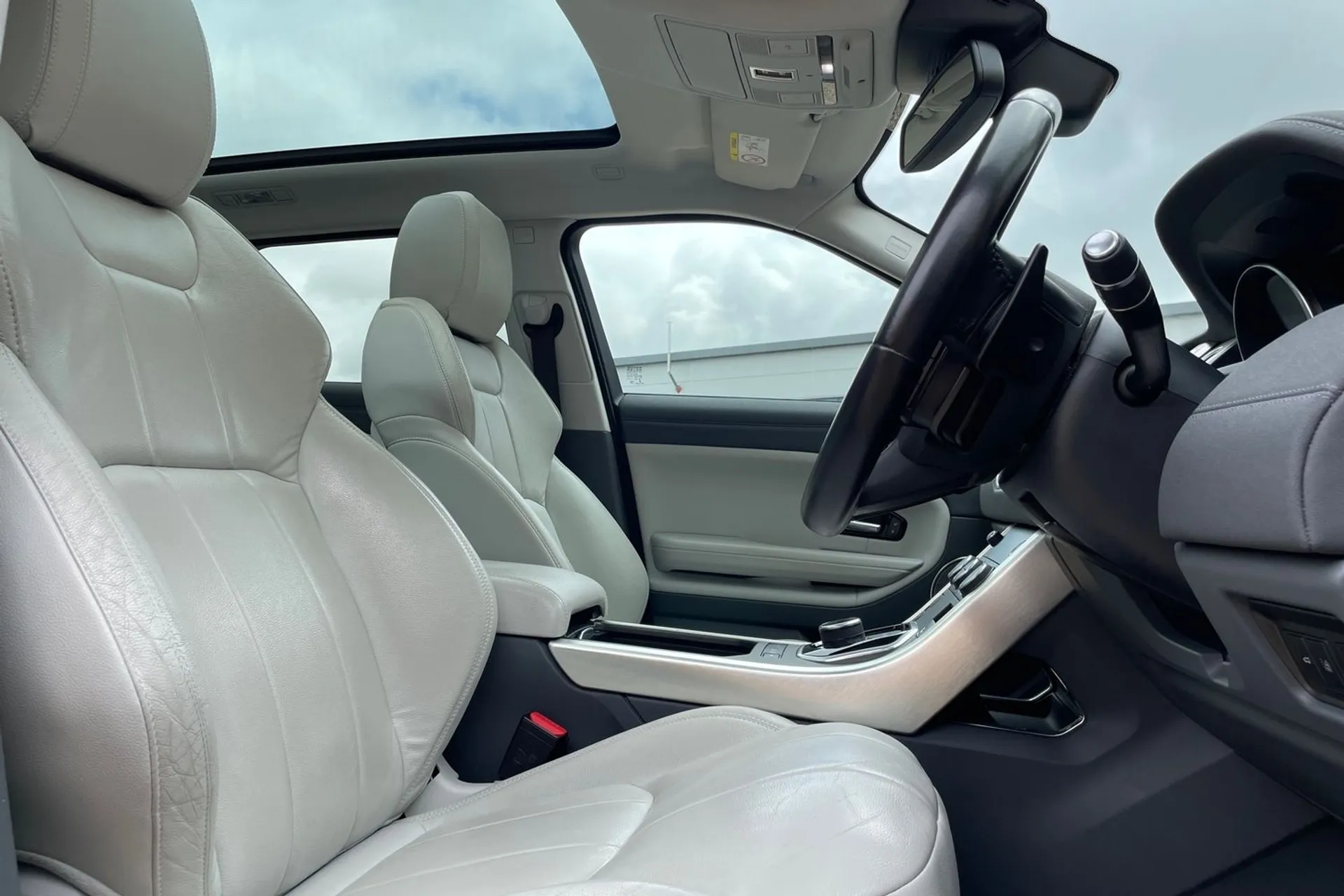 LAND ROVER RANGE ROVER EVOQUE thumbnail image number 27