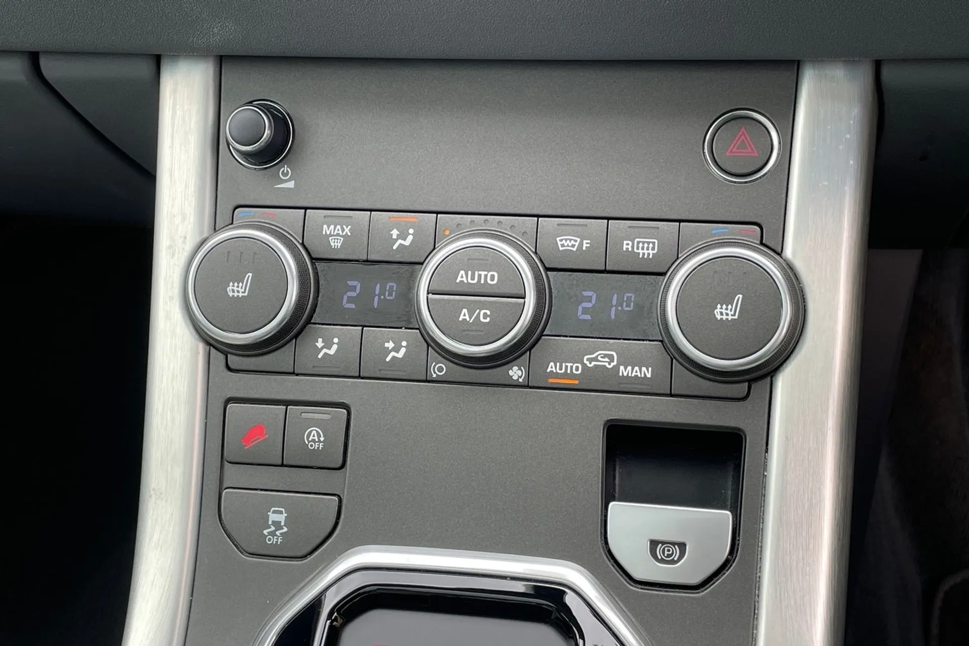 LAND ROVER RANGE ROVER EVOQUE thumbnail image number 40