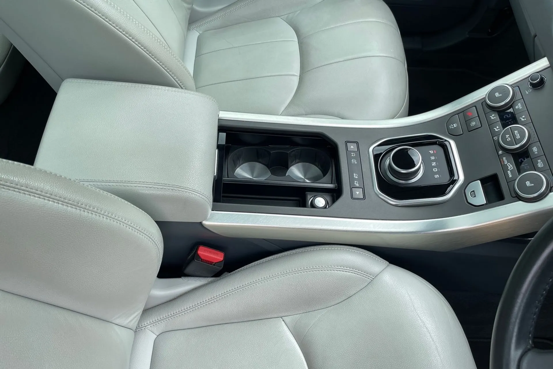 LAND ROVER RANGE ROVER EVOQUE thumbnail image number 42