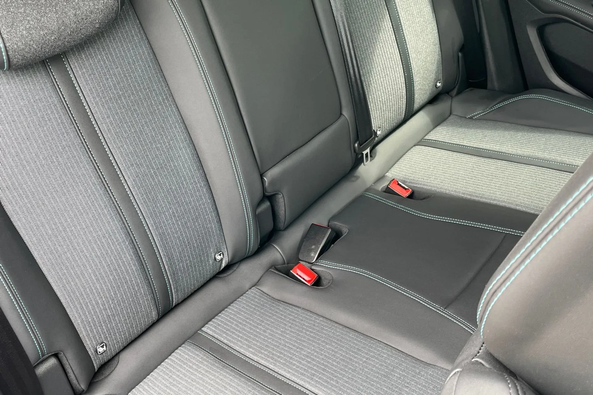 PEUGEOT 3008 thumbnail image number 24