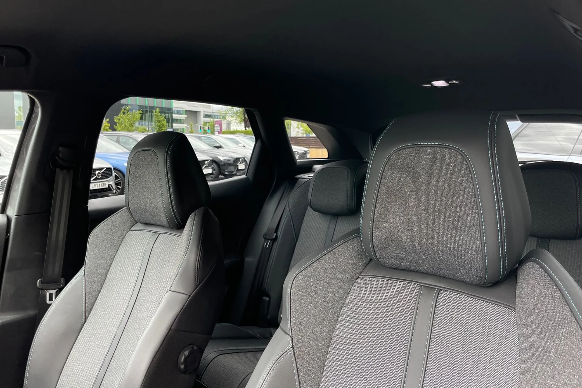 PEUGEOT 3008 thumbnail image number 28
