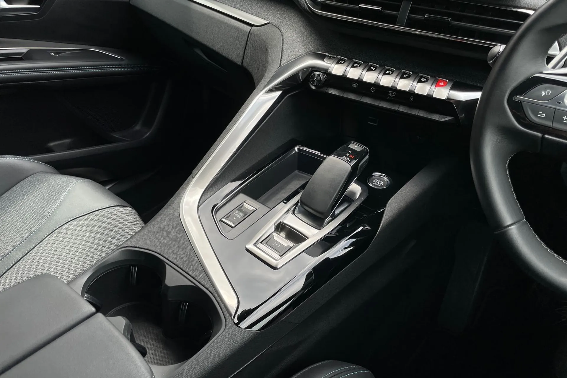 PEUGEOT 3008 thumbnail image number 40