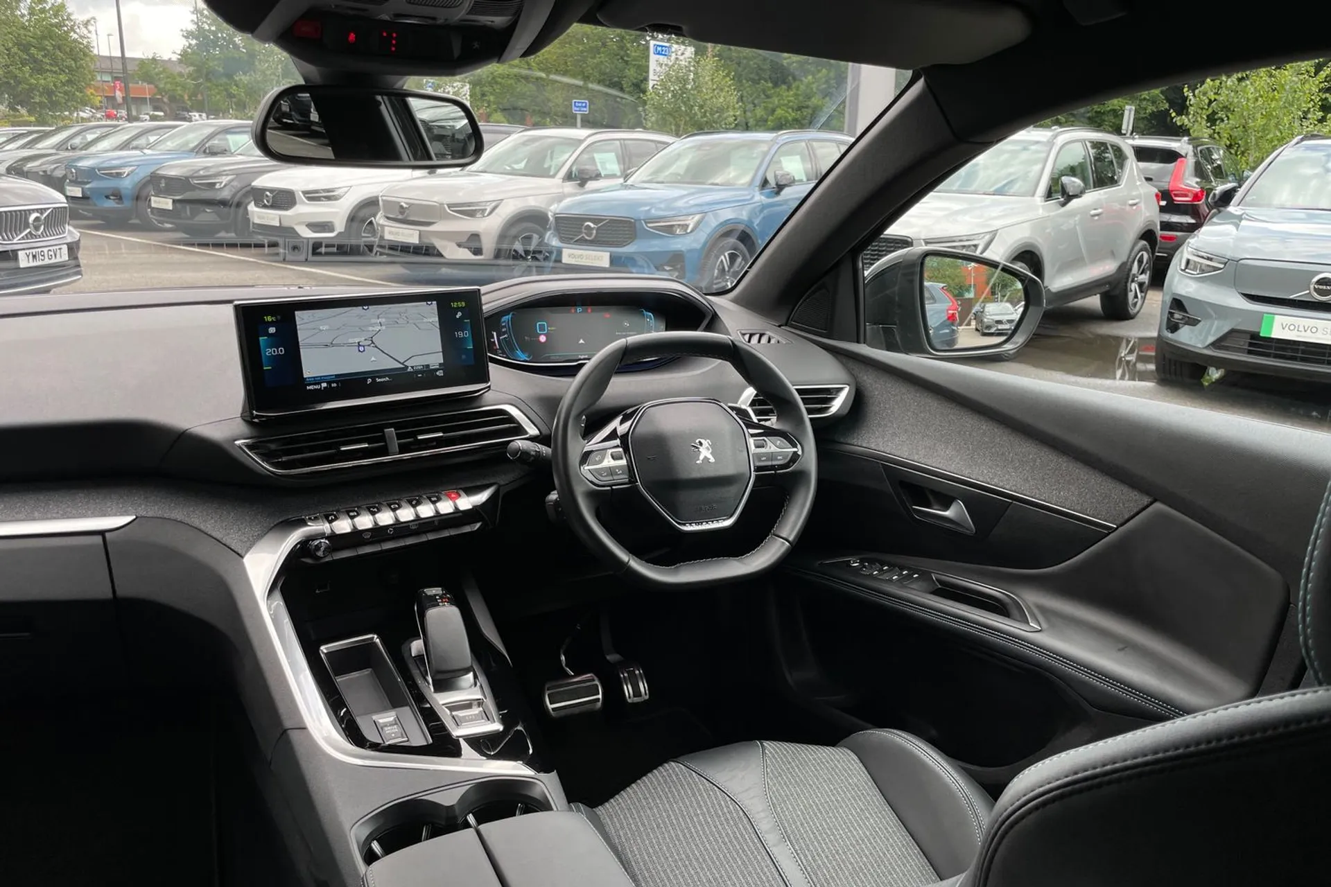 PEUGEOT 3008 thumbnail image number 32